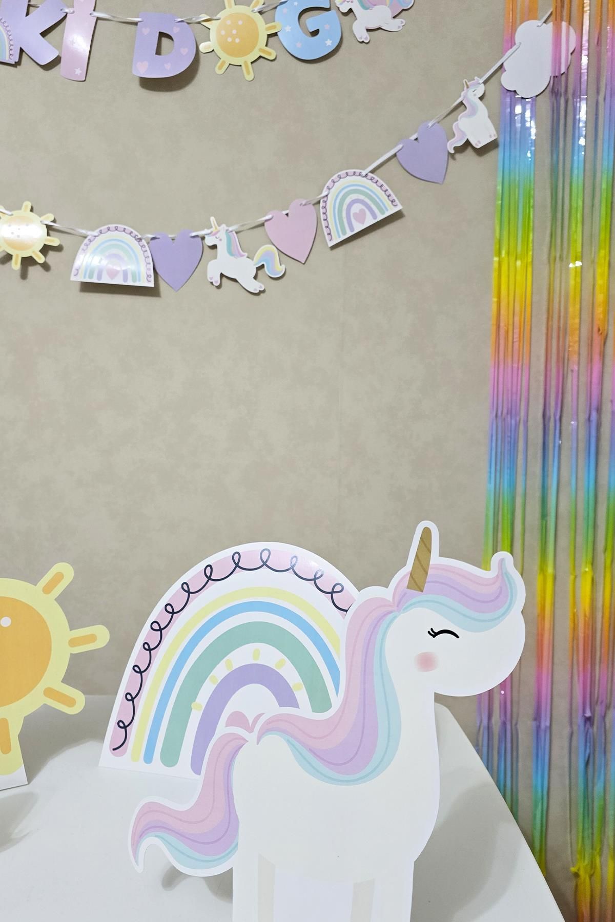 Gökkuşağı Unicorn Konsept Bannerlı Masa Üstü Pano Setli Balon Zinciri Seti