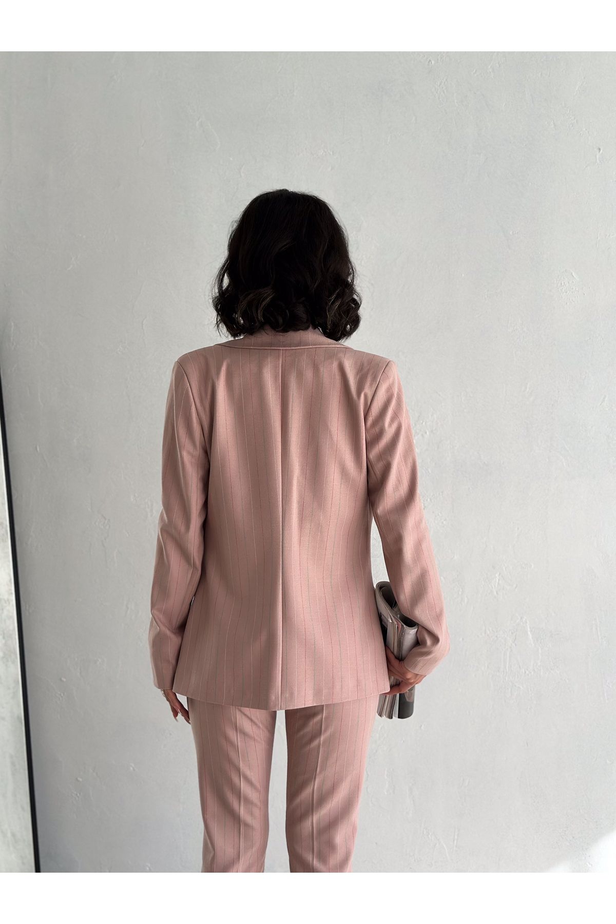 Toz Pembe Çizgi Desenli Blazer Ceket Boru Paça Pantolon Pamuklu Dokuma KumaşTakım Elbise