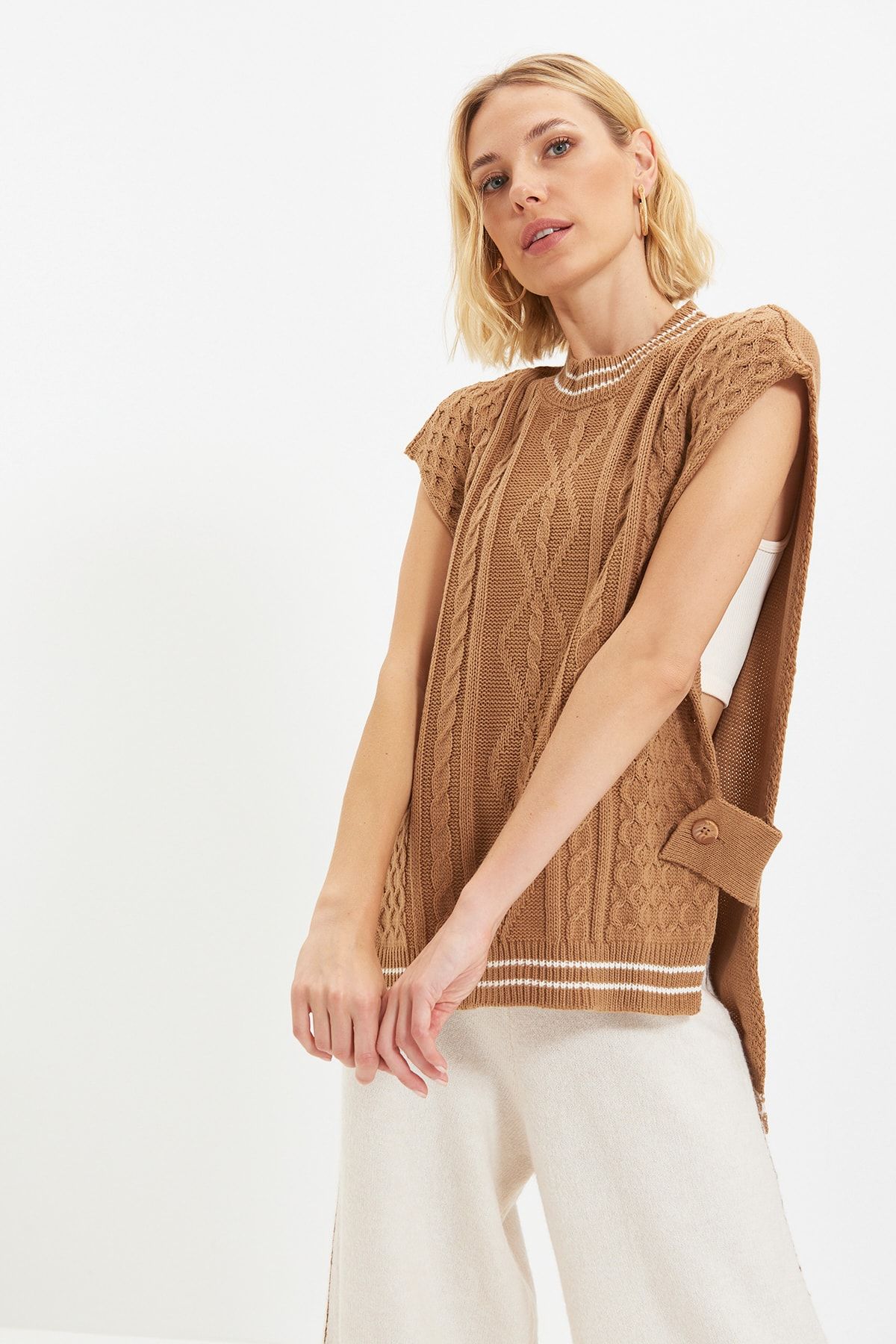 TRENDYOLMİLLA Camel Örgü Detaylı Triko Süveter Süveter TWOAW21BZ0012