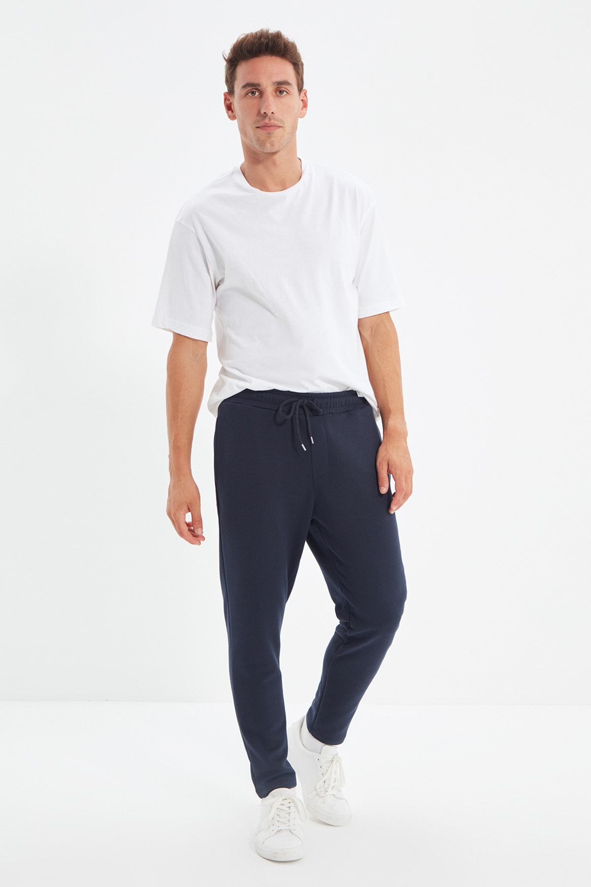 TRENDYOL MAN Lacivert Erkek Regular Fit Açık Paça Basic Eşofman Altı TMNSS20EA0070