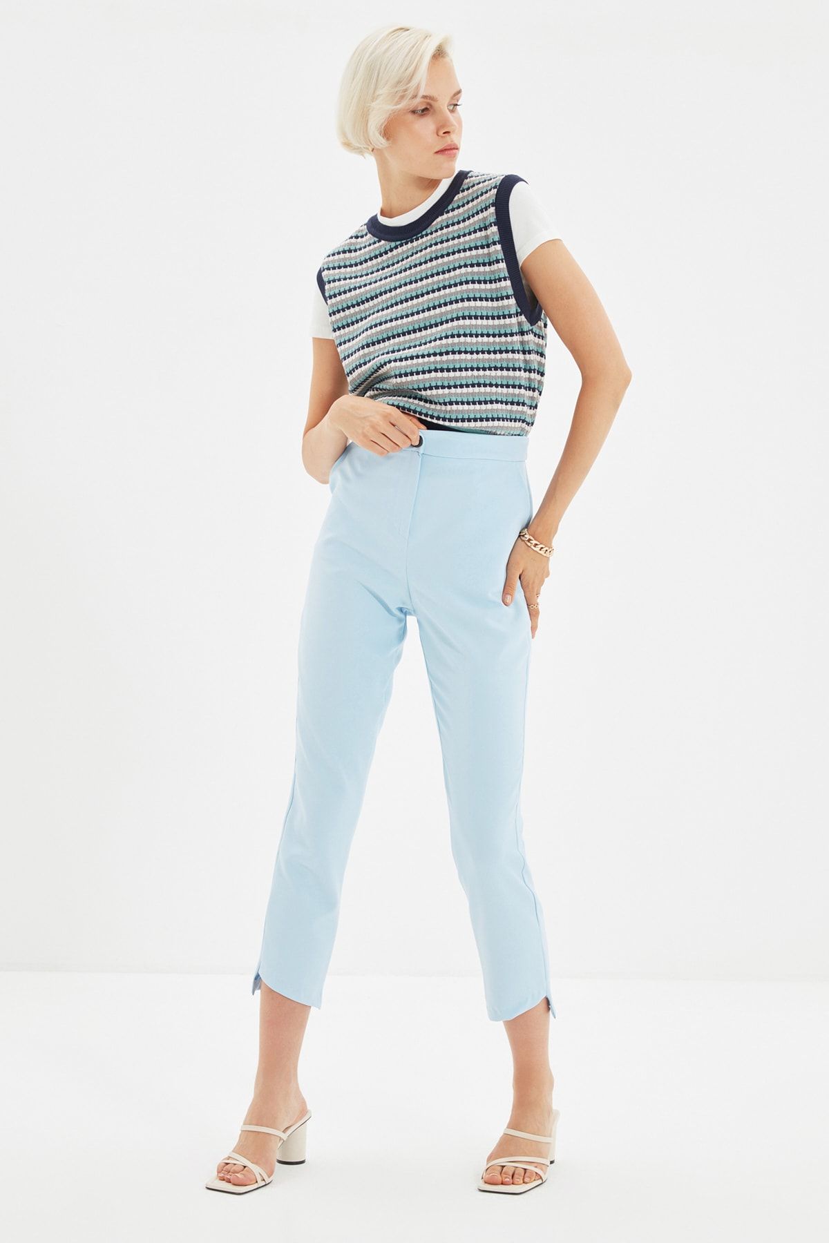 TRENDYOLMİLLA Mavi Paça Detaylı Pantolon TWOAW22PL0069