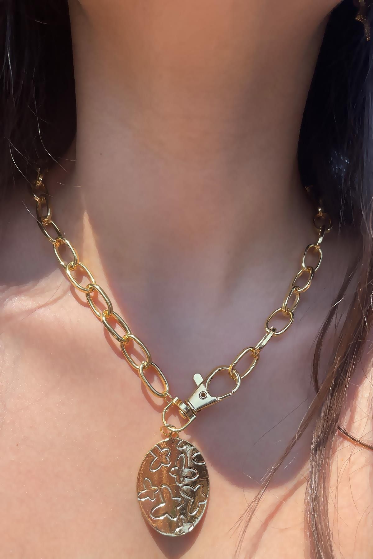 Trend Ala at Stili Women s Gold Butterfly Detailed Medallion