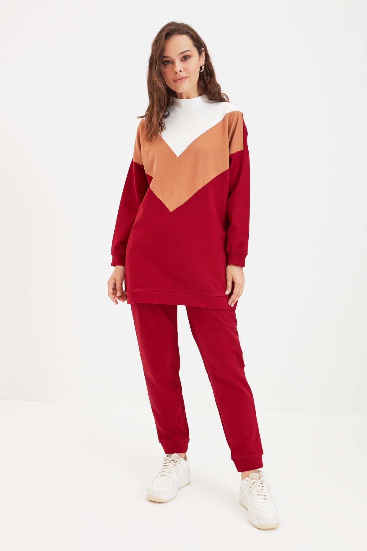 Trendyol Modest Bordo Renk Bloklu Örme Eşofman Takımı TCTAW22EN0015