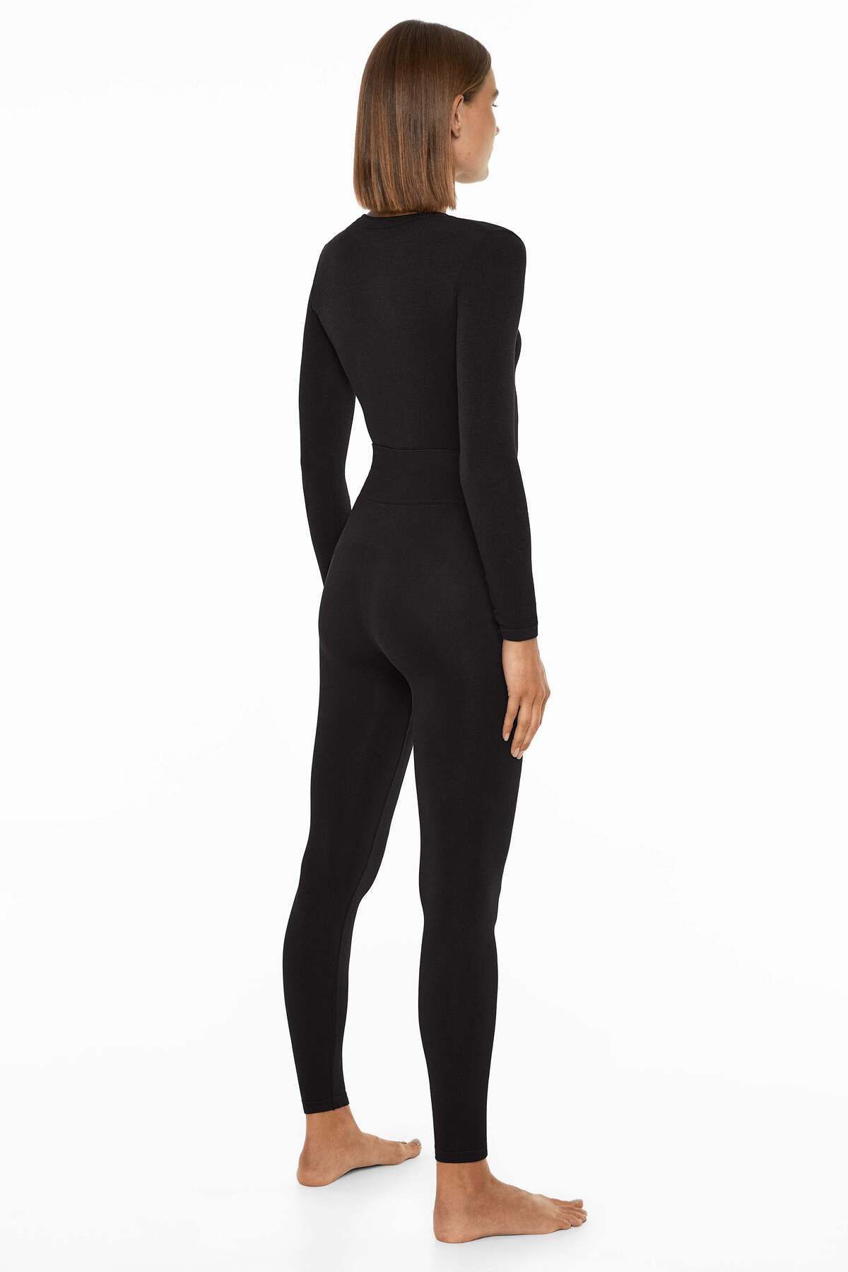 Performance seamless base layers tayt