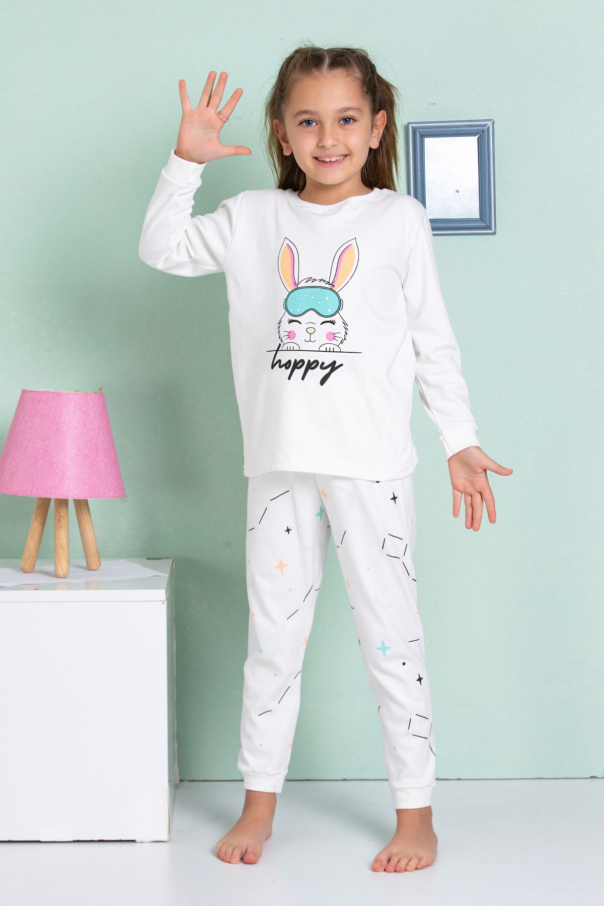 Kız Çocuk %100 Pamuklu Krem Tavşan Bakılı Pijama Takımı