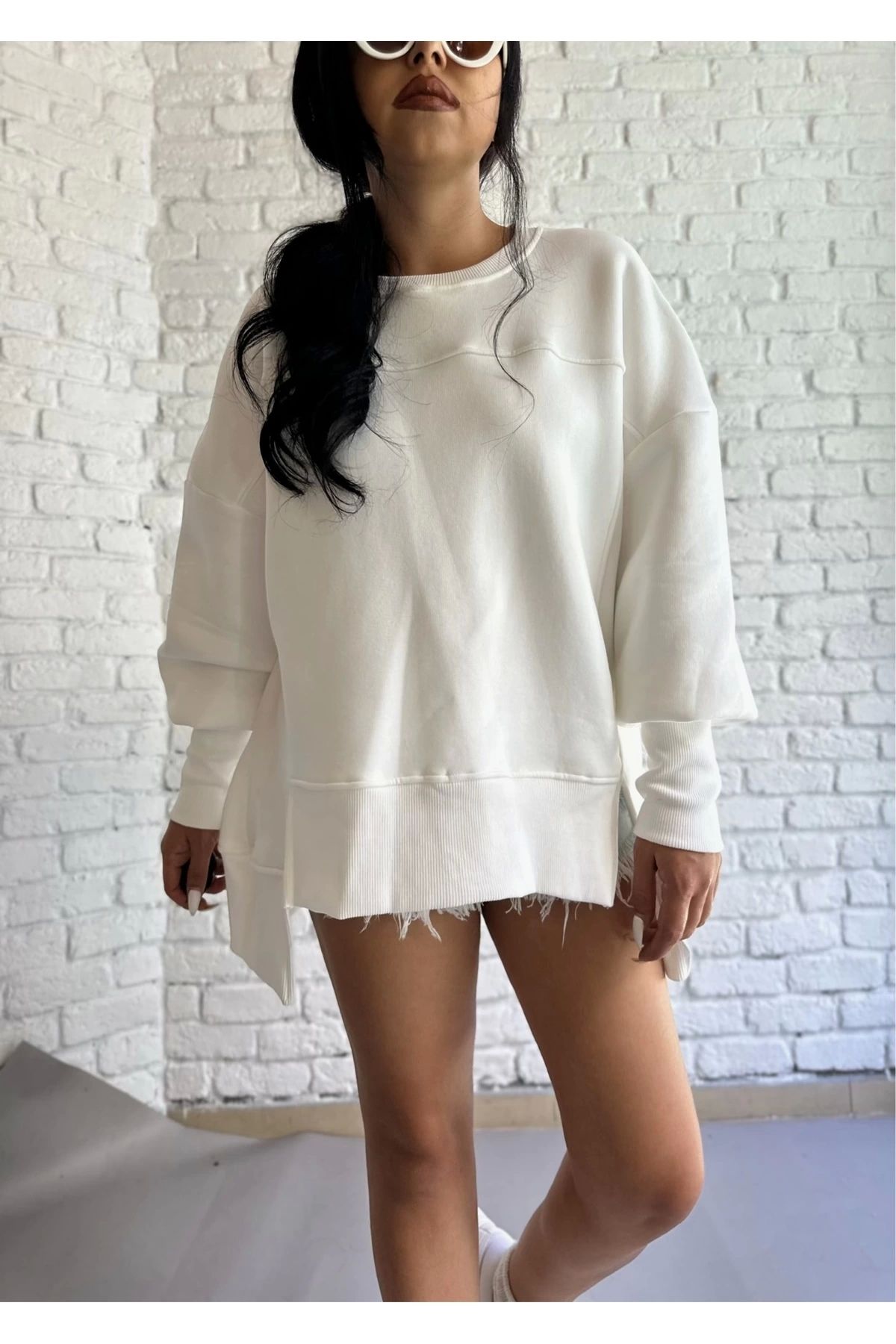 Unisex Oversize Kalıp Asimetrik Kesim İçi Şardonlu Sweatshirt