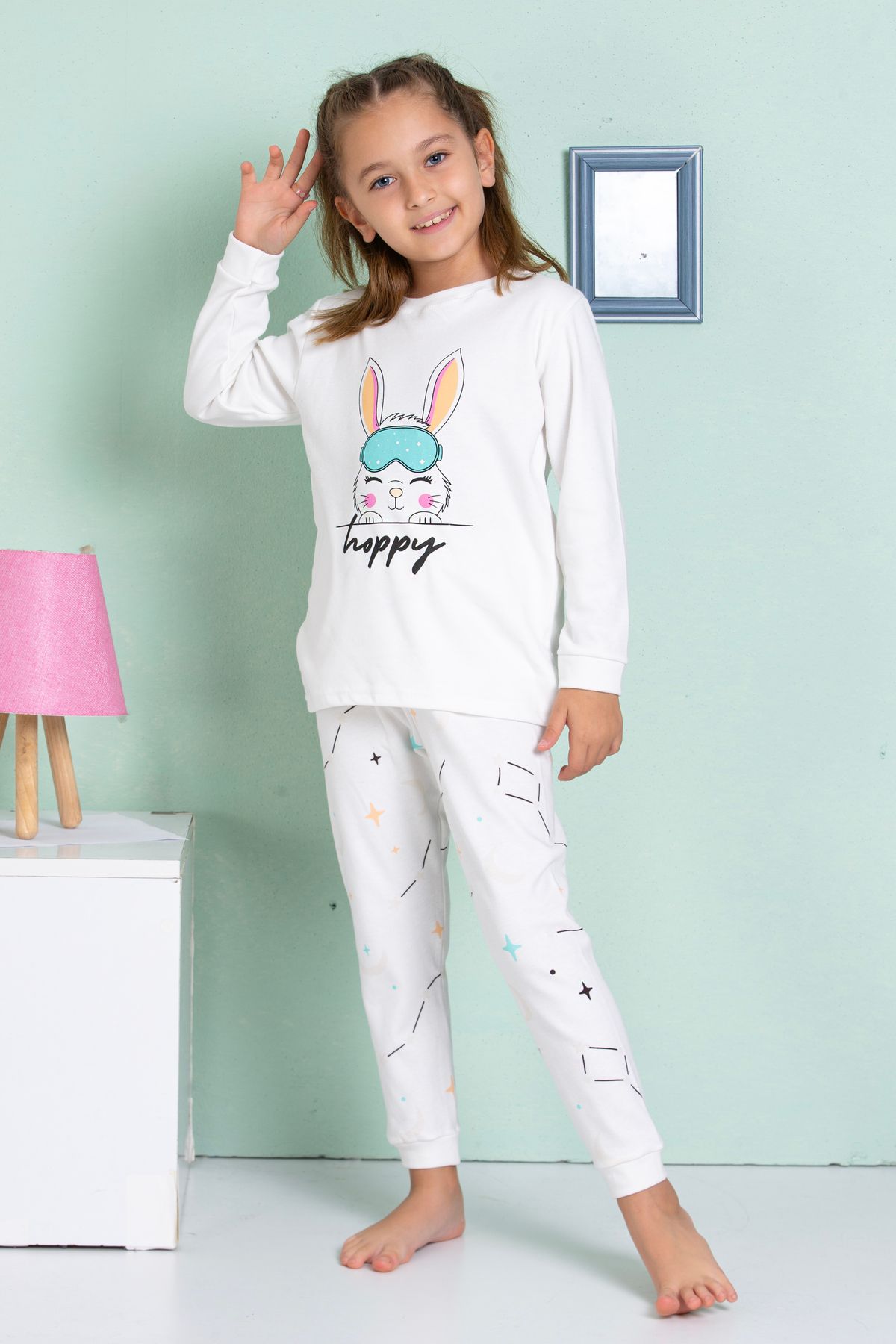 Kız Çocuk %100 Pamuklu Krem Tavşan Bakılı Pijama Takımı