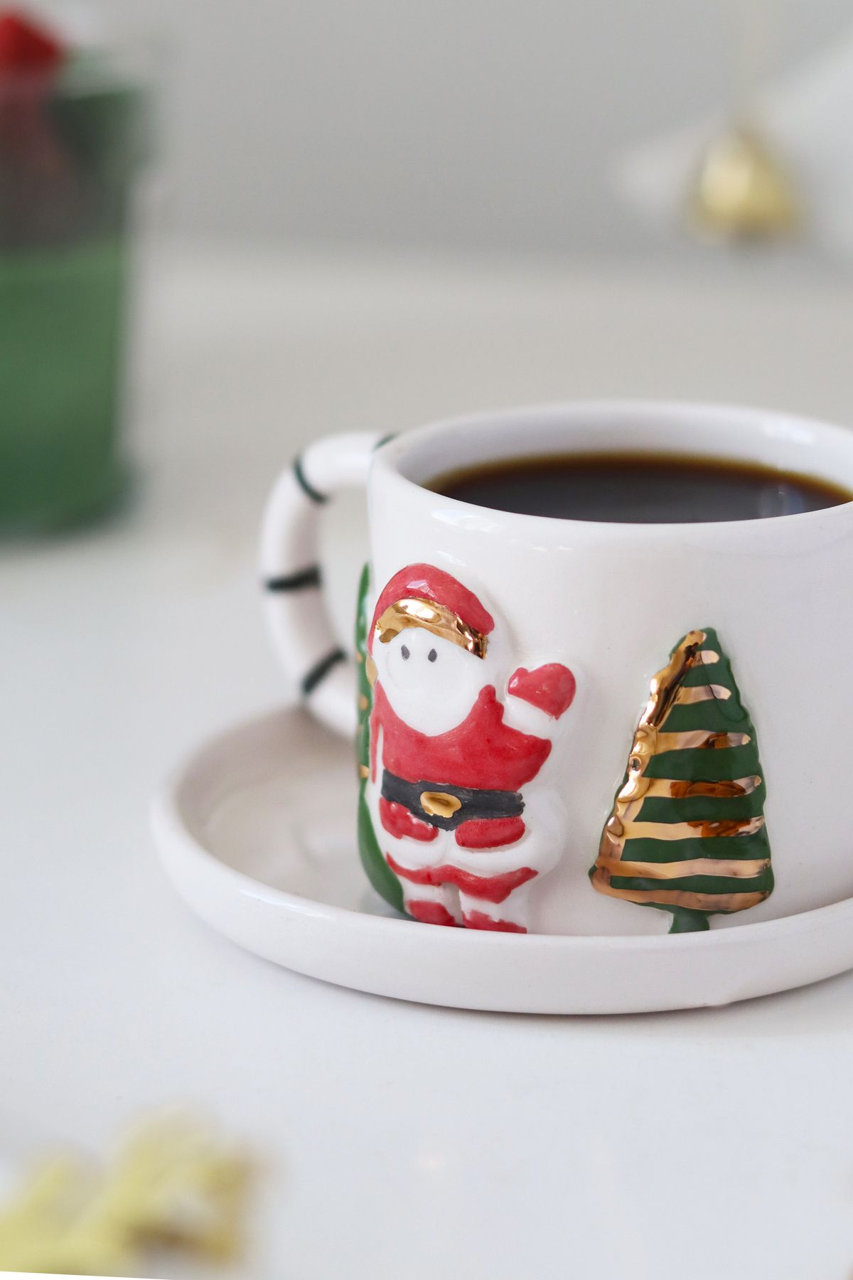 Yılbaşı Noal Baba Figürlü 24k Altın Dekorlu El Yapımı Seramik Mug 170ml