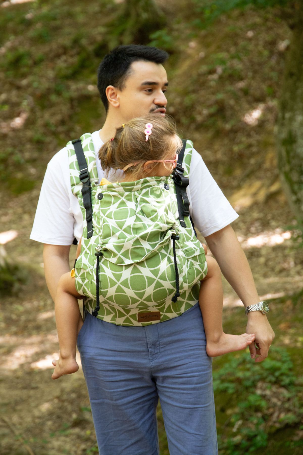 Huggy Plus Toddler Size Carrier - Marble Cedar