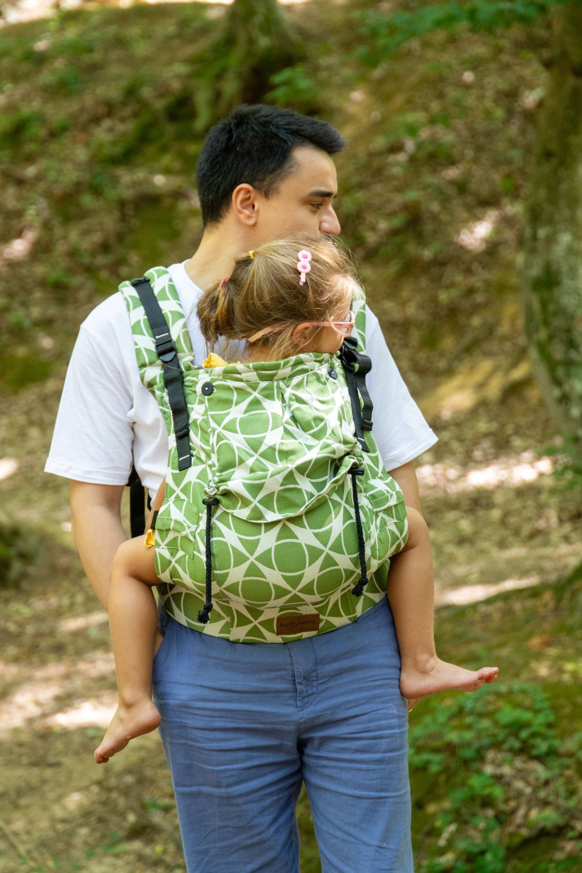 Huggy Plus Toddler Size Carrier - Marble Cedar