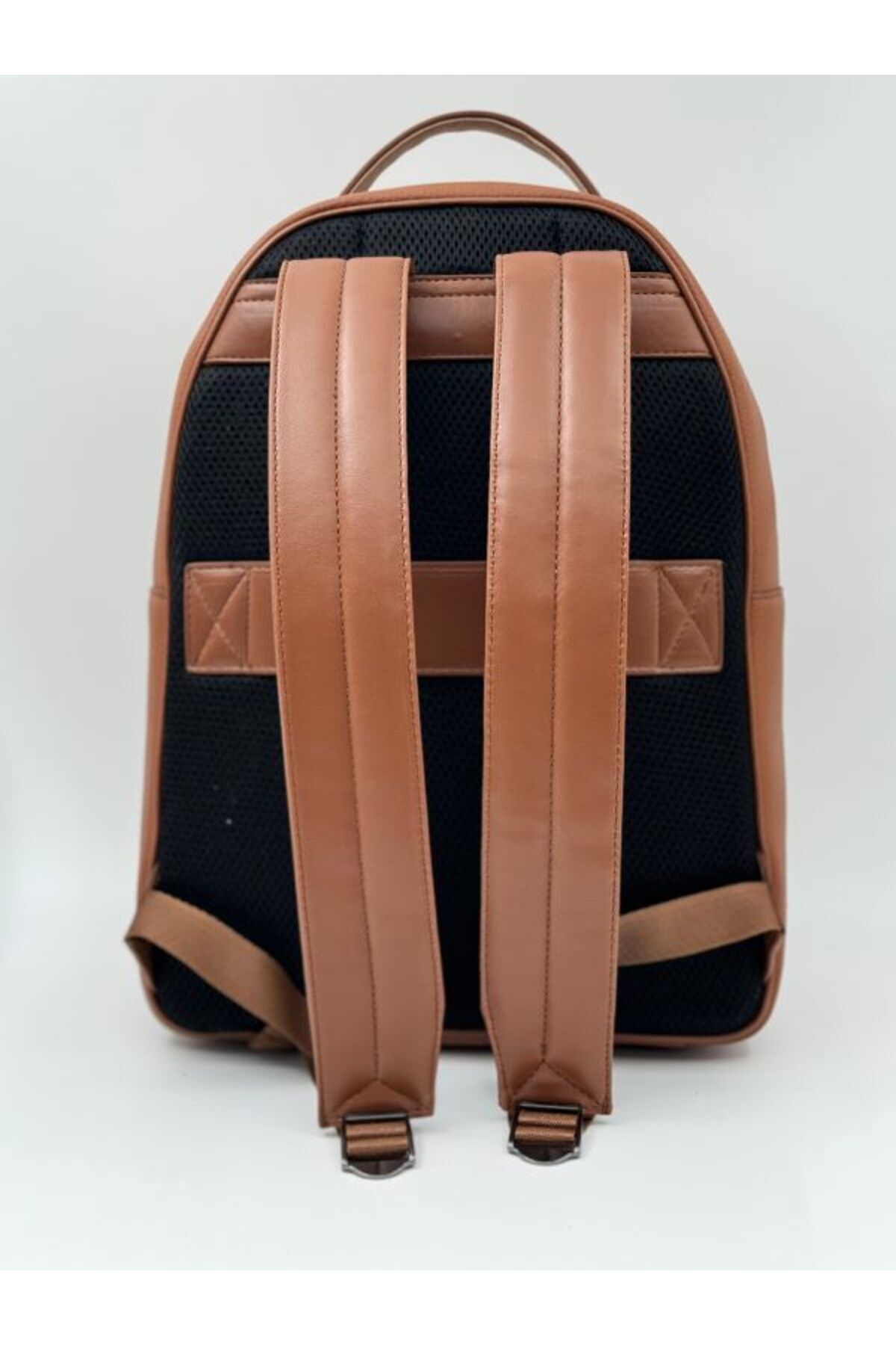 -252 Sırt Çantası Taba Backpack Handcrafted Using Quality Materials And Accessories.