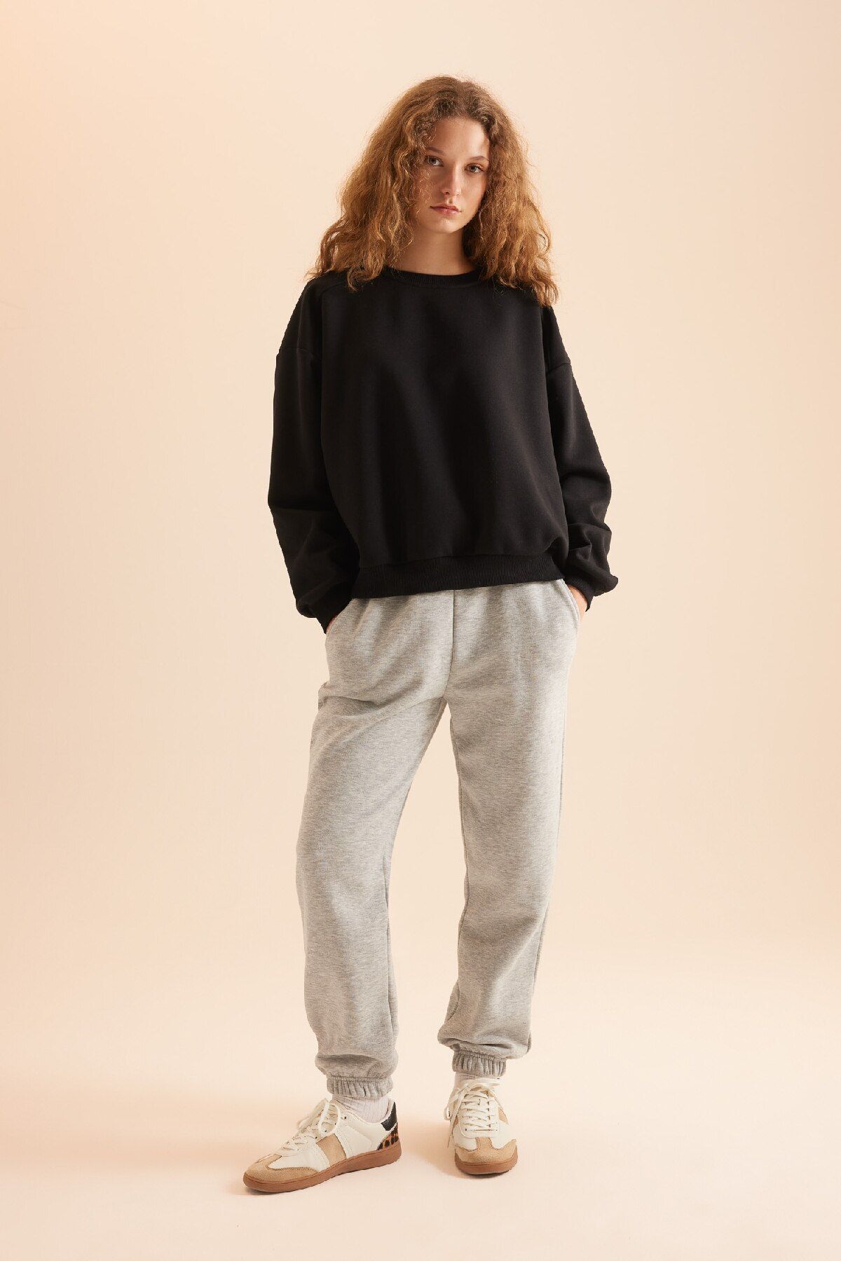 Coool Oversize Fit Geniş Kalıp Bisiklet Yaka Basic Düz Kalın Kumaş Sweatshirt D9022axns