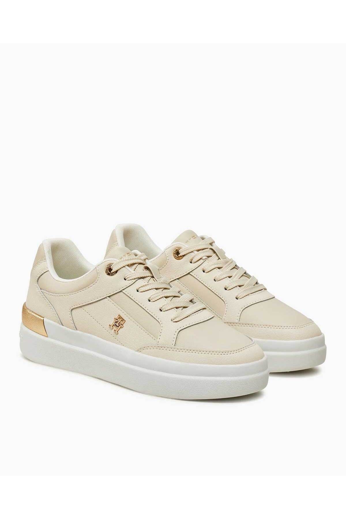 Feminie Court Sneaker