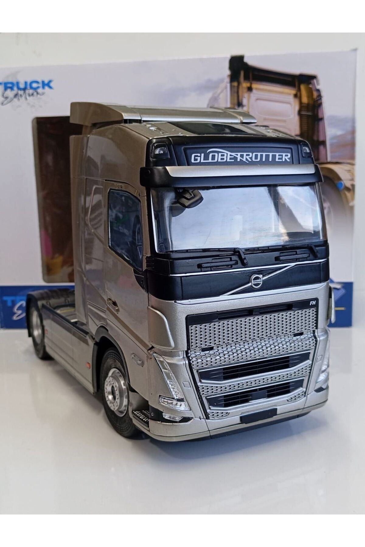 Solido 1:24 solido tır VOLVO500 EURO 6 TIR KU...