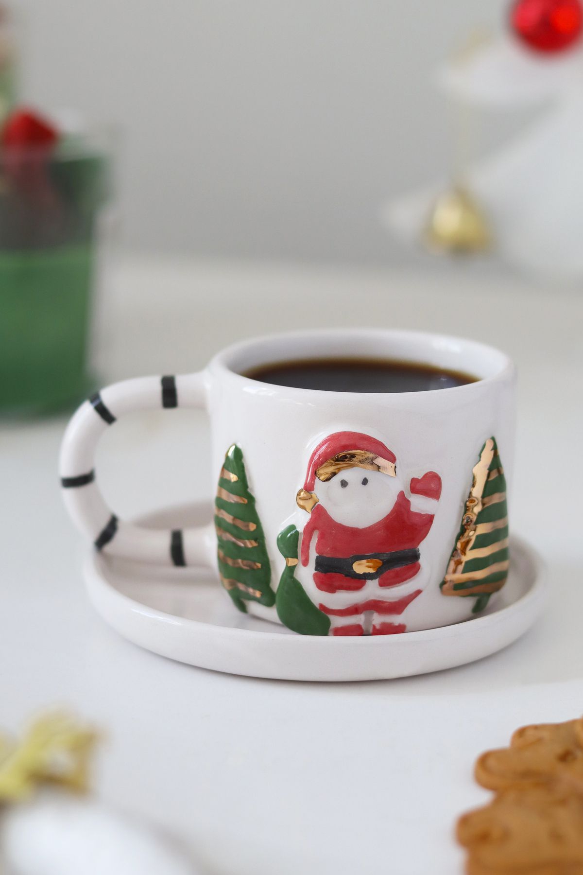 Yılbaşı Noal Baba Figürlü 24k Altın Dekorlu El Yapımı Seramik Mug 170ml