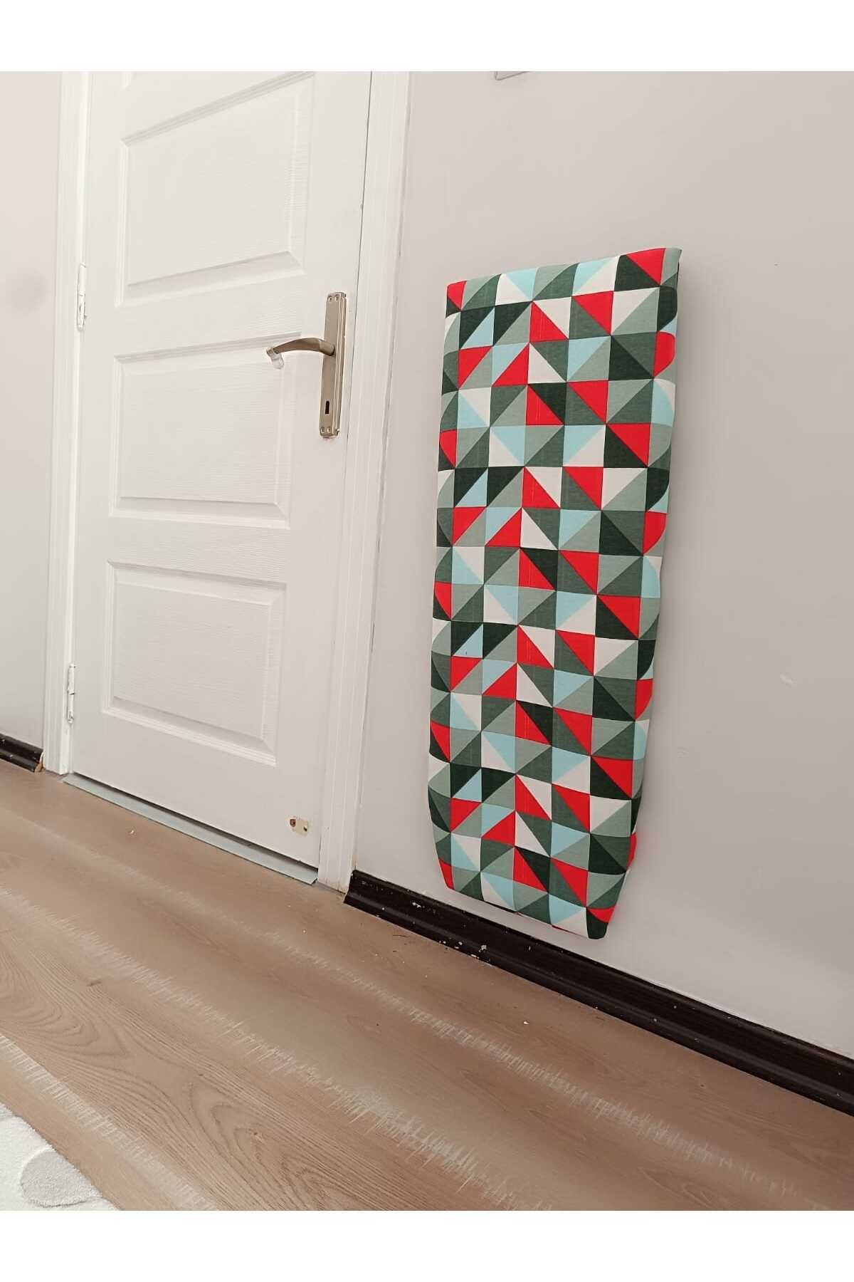 Red-green Patterned Duvara Monte Dikey Katlanır Ütü Masası