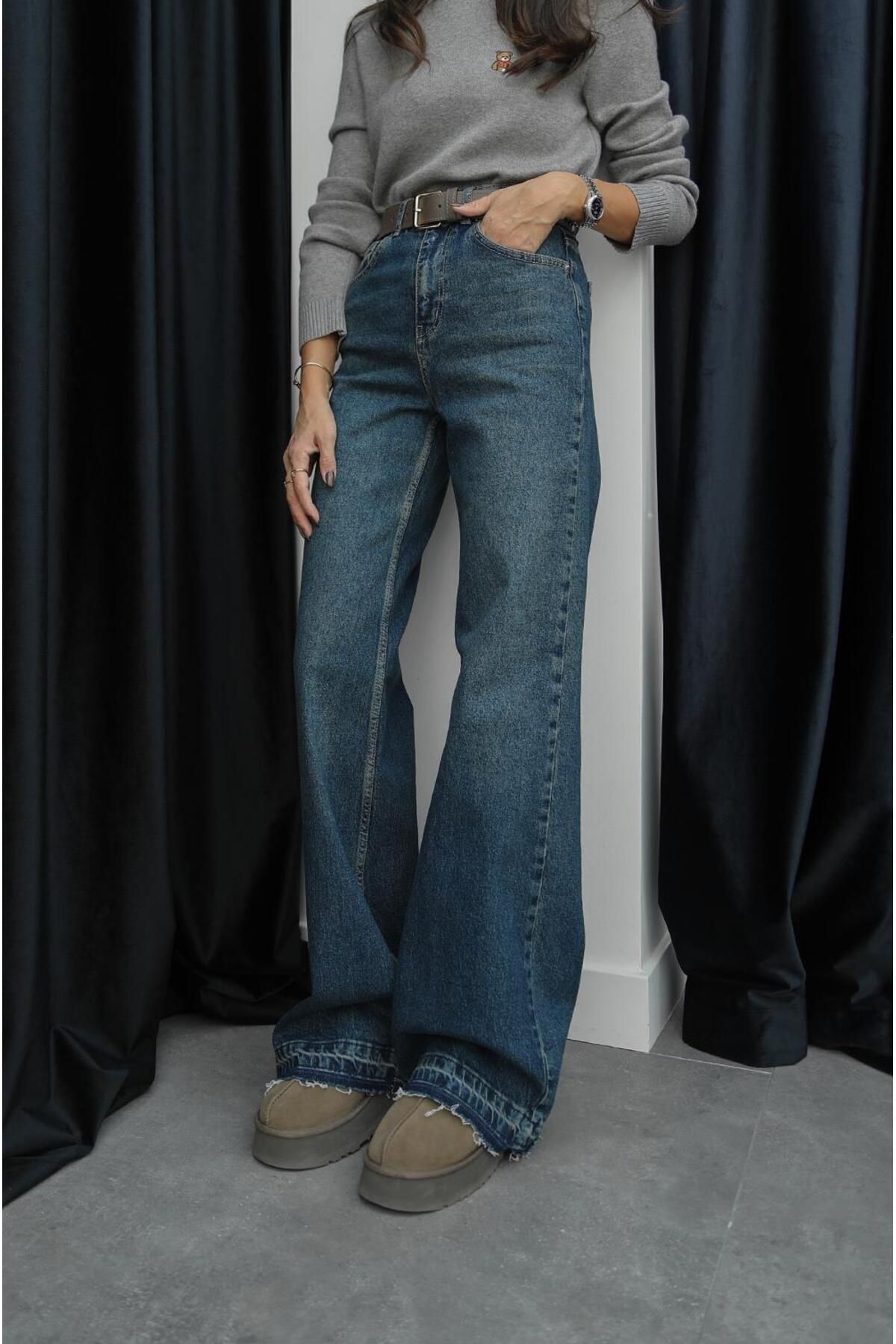 Koyu Mavi Paça Detaylı Wide Leg Jean