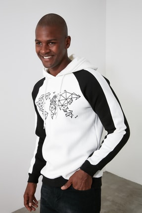 TRENDYOL MAN Ekru Erkek Baskılı Panelli Kap&uuml;şonlu Regular Fit Sweatshirt TMNAW21SW1291