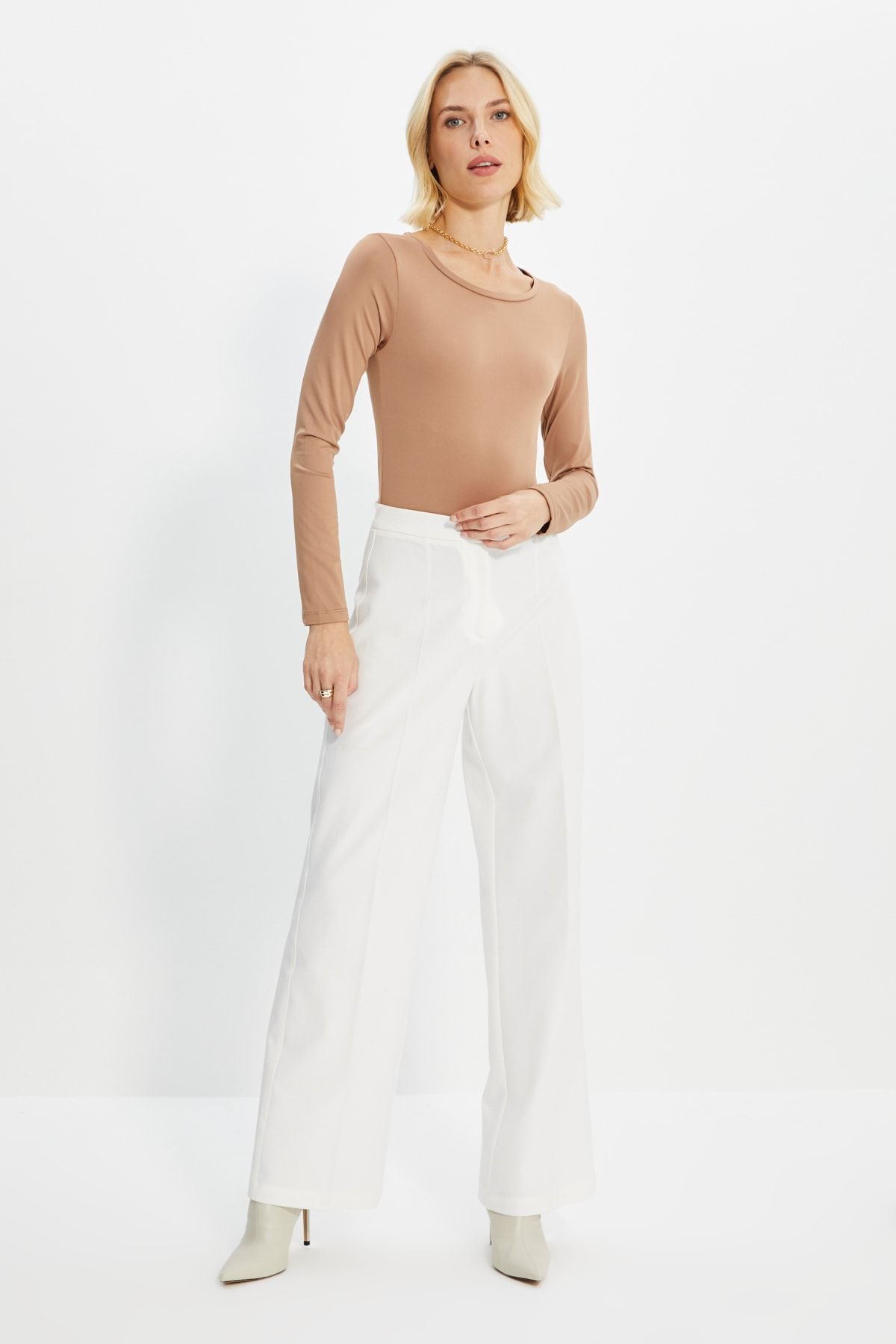 TRENDYOLMİLLA Camel Bisiklet Yaka Çıtçıtlı Örme Body TWOAW22BD0037