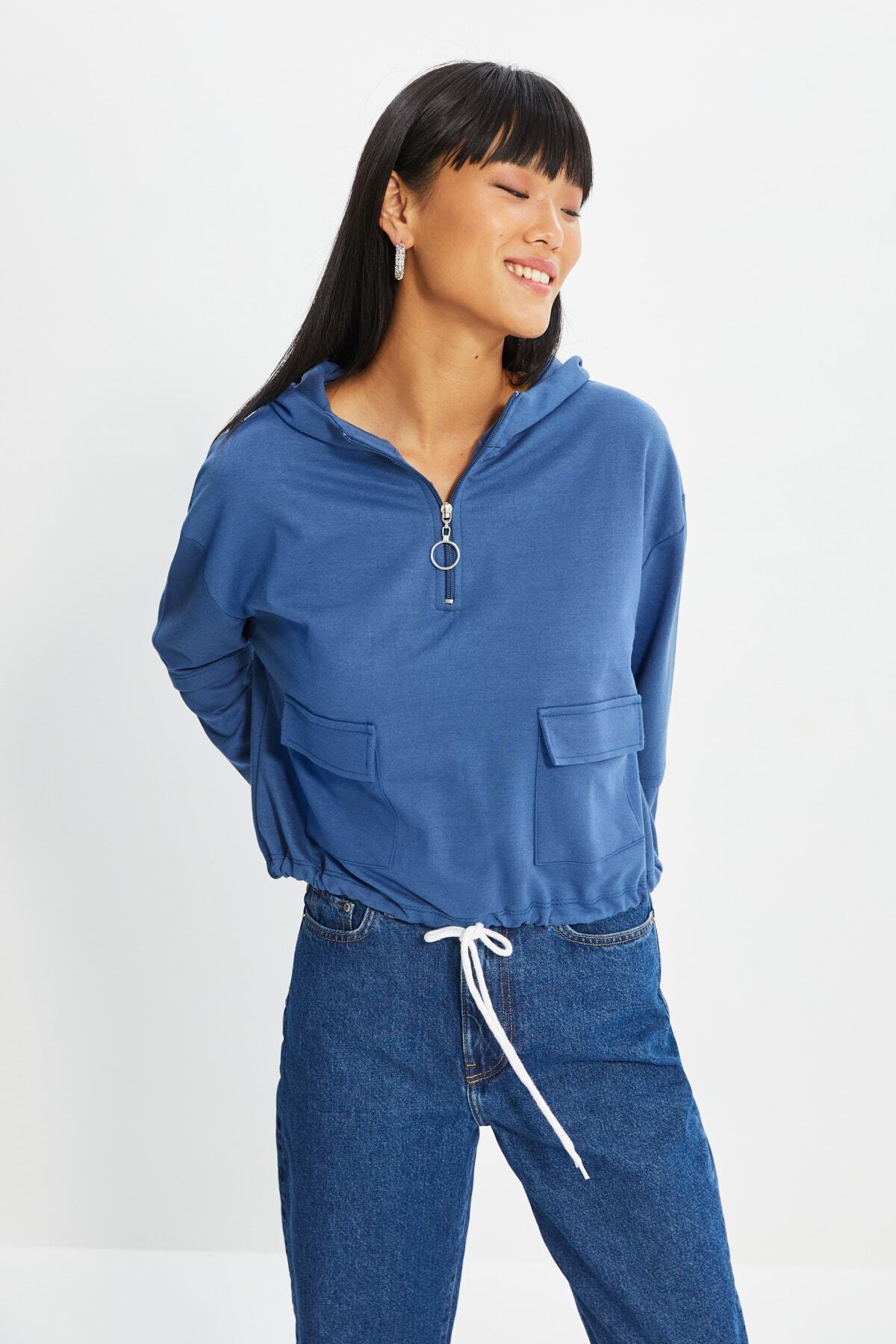 TRENDYOLMİLLA Lacivert Cepli Basic Kapüşonlu Örme İnce Sweatshirt TWOAW22SW0200