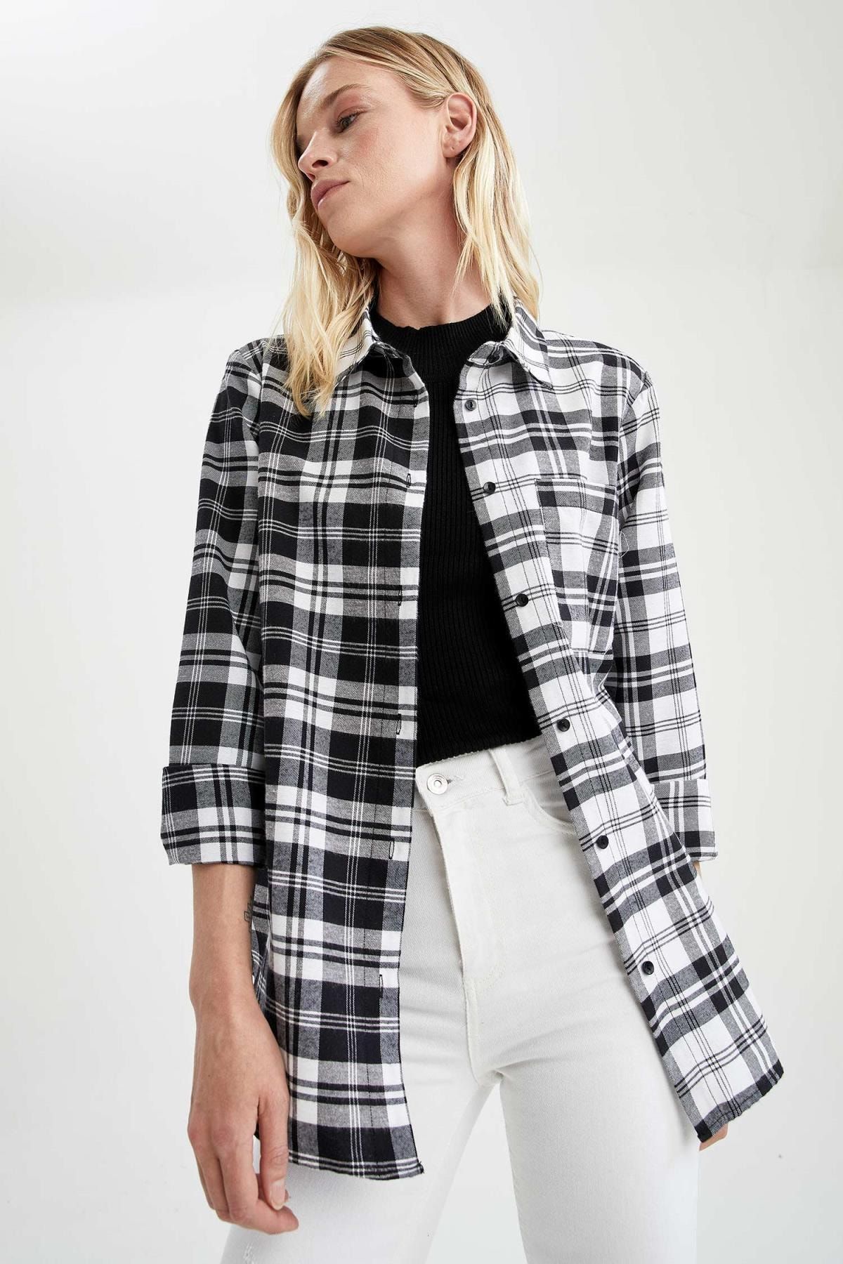DeFacto Kadın Siyah Retro Ekoseli Relax Fit Cep Detaylı Flanel Gömlek V4702AZ21AU