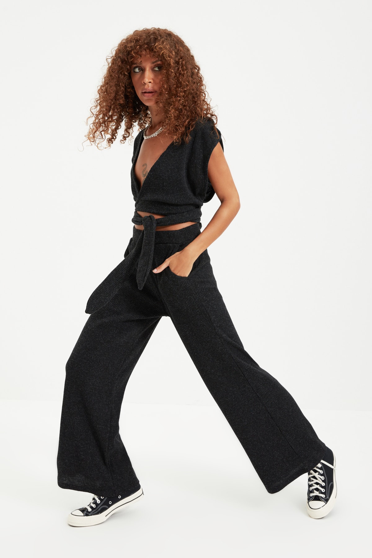 TRENDYOLMİLLA Antrasit Fake Triko Görünümlü Wide Leg Örme Pantolon TWOAW22PL0100