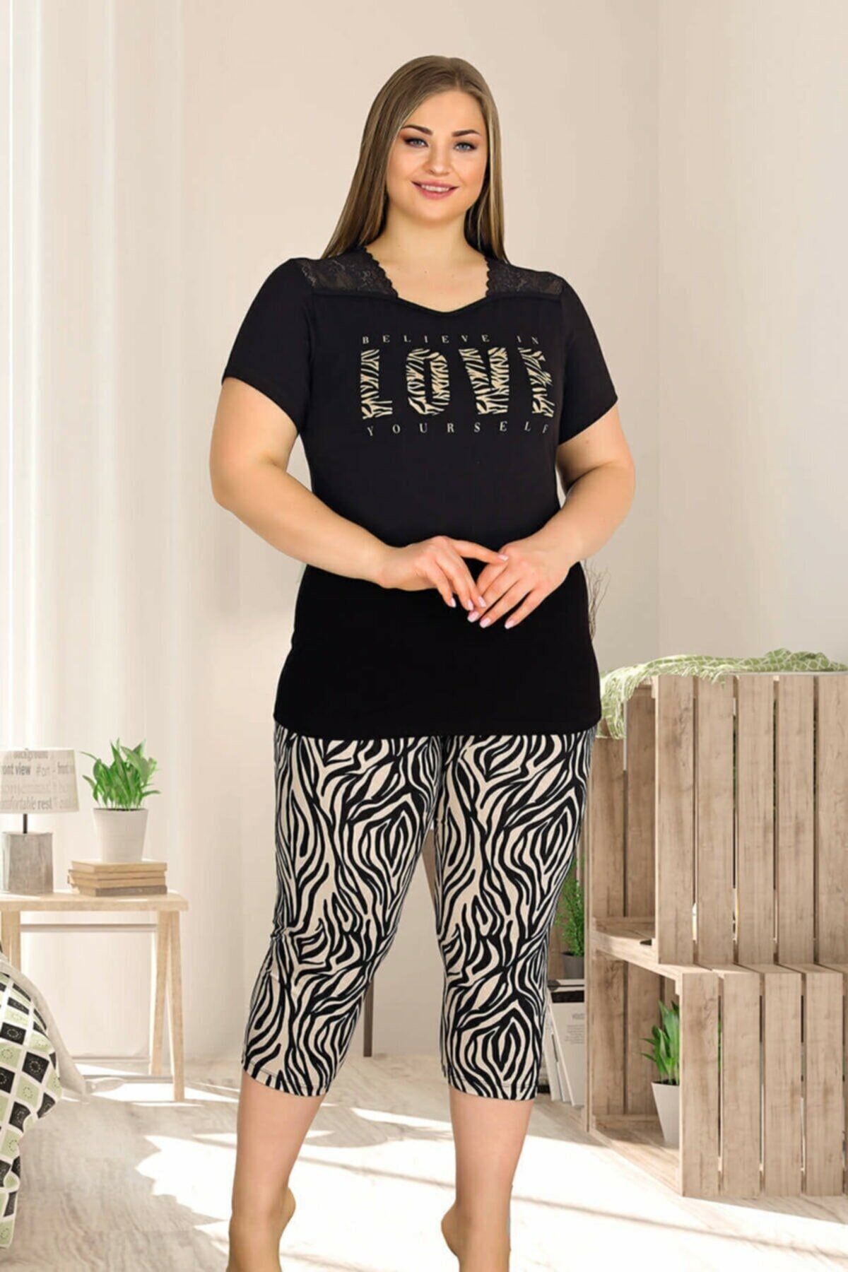 by HW Kadın Siyah Büyük Beden Kapri Pijama Takımı