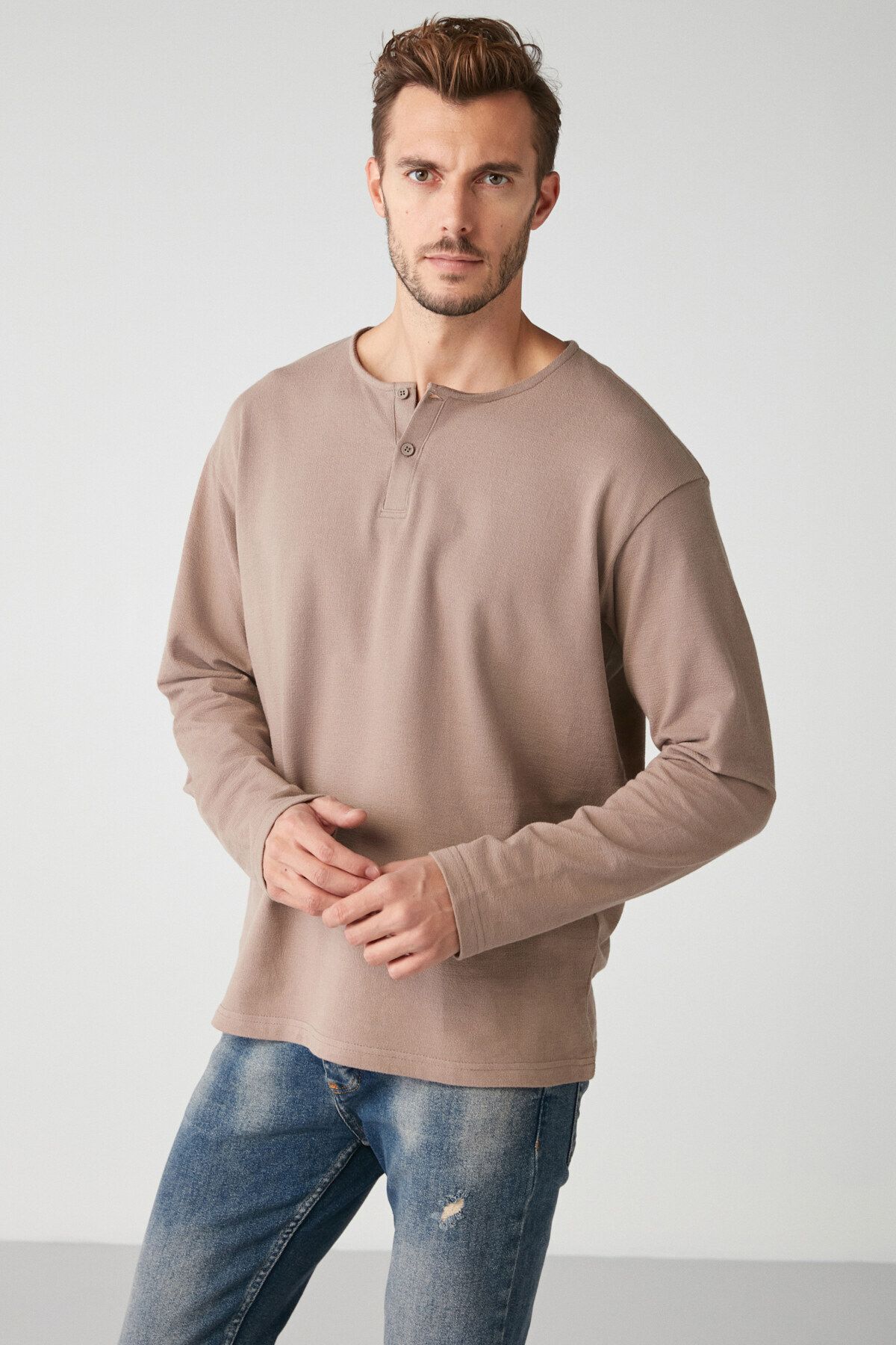 Lorenzo Erkek Özel Dokulu Kumaşlı %100 Pamuk Düğme Detaylı Regular Vizon Sweatshirt