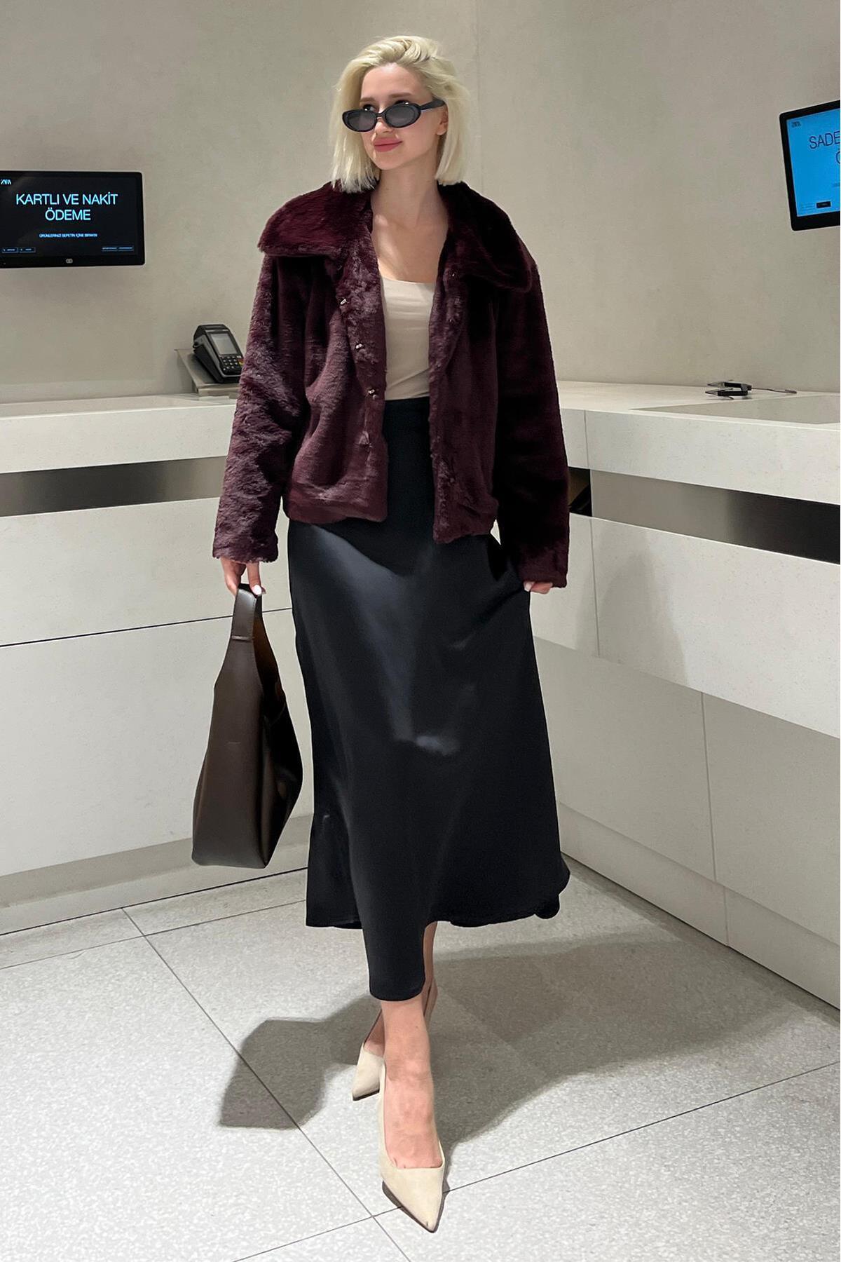 Claret Red Collared Textured Lined Lined Women خز مخمل خواب دار MG2178