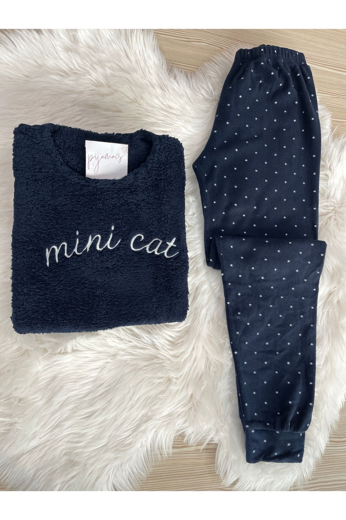 Lacivert Mini Cat Desenli Ön Peluş Detaylı Polar Pijama Takımı