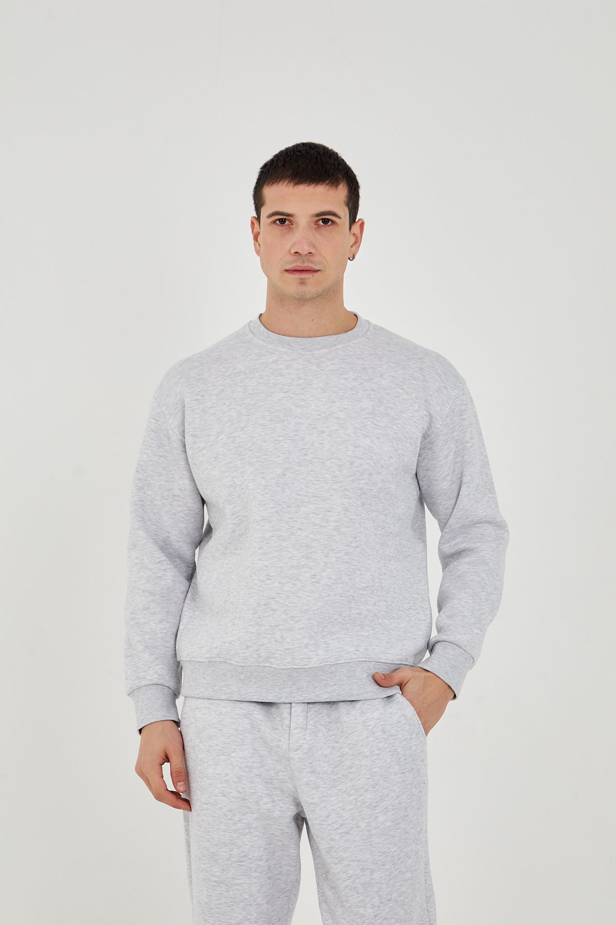 ÜÇ İPLİK ŞARDONLU BASİC SWEAT