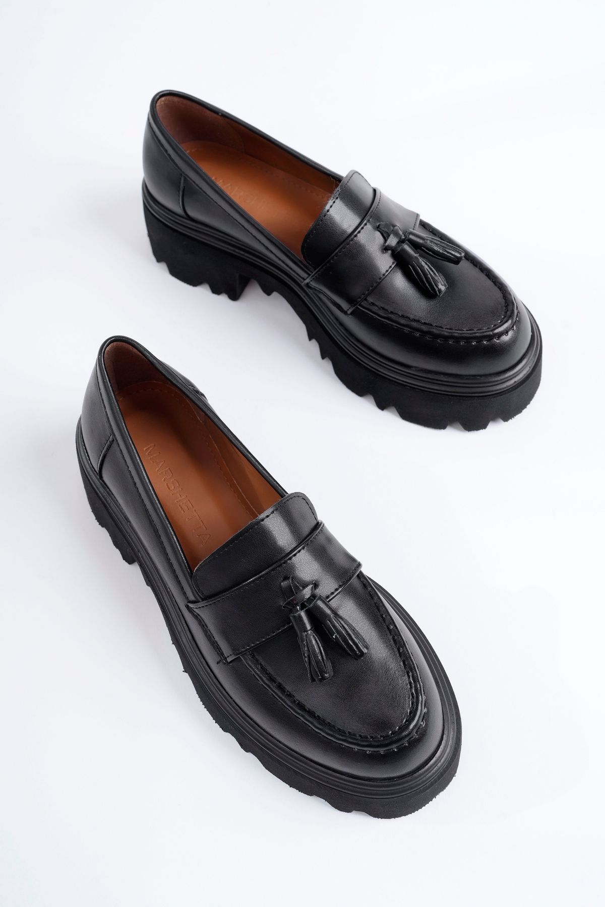 Class Model Siyah Cilt Püsküllü Kadın Loafer Ayakkabı