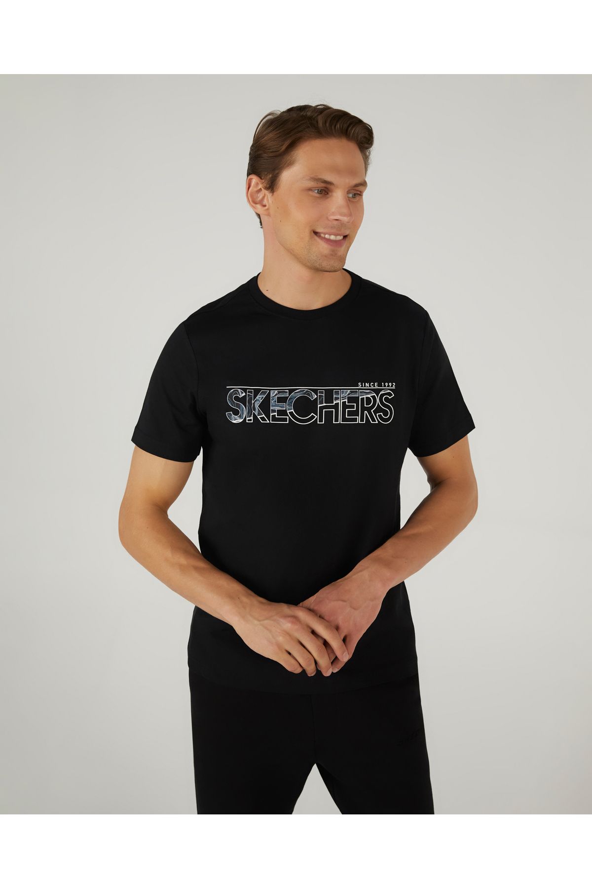 SkechersM Graphic Tee LightWeight Regular T-S...