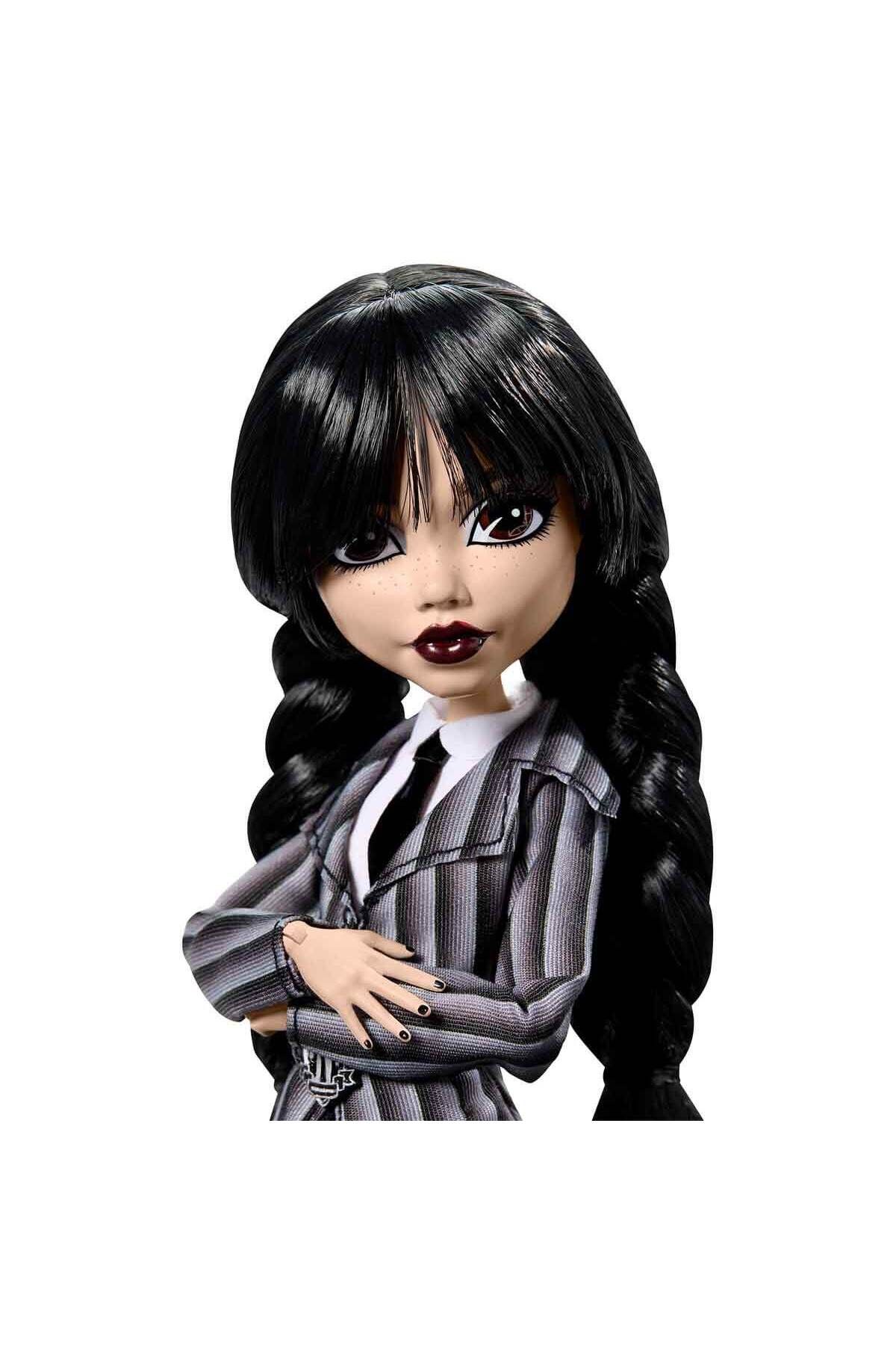 Wednesday Addams Okul Üniformalı Bebek HXJ04