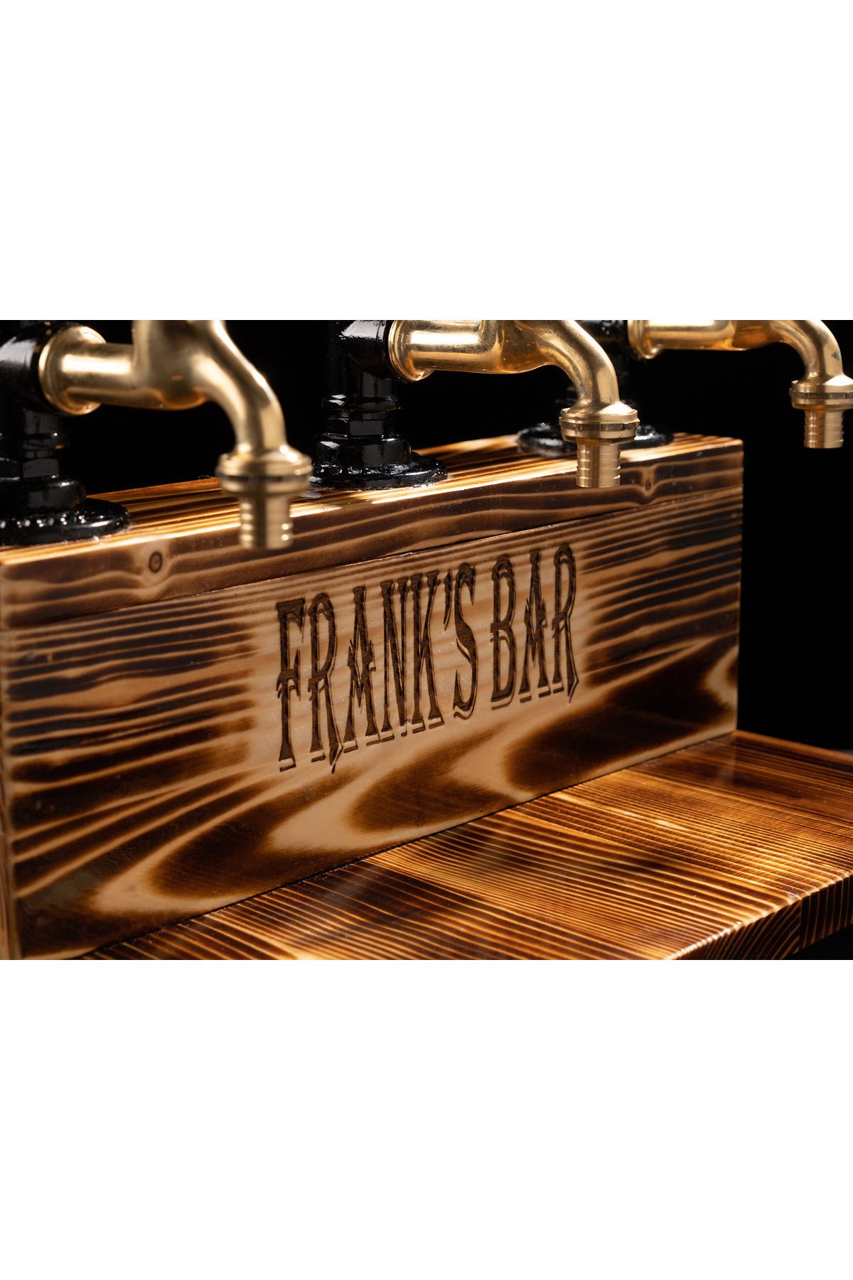 FRANK'S. Ahşap İçki Çeşmesi