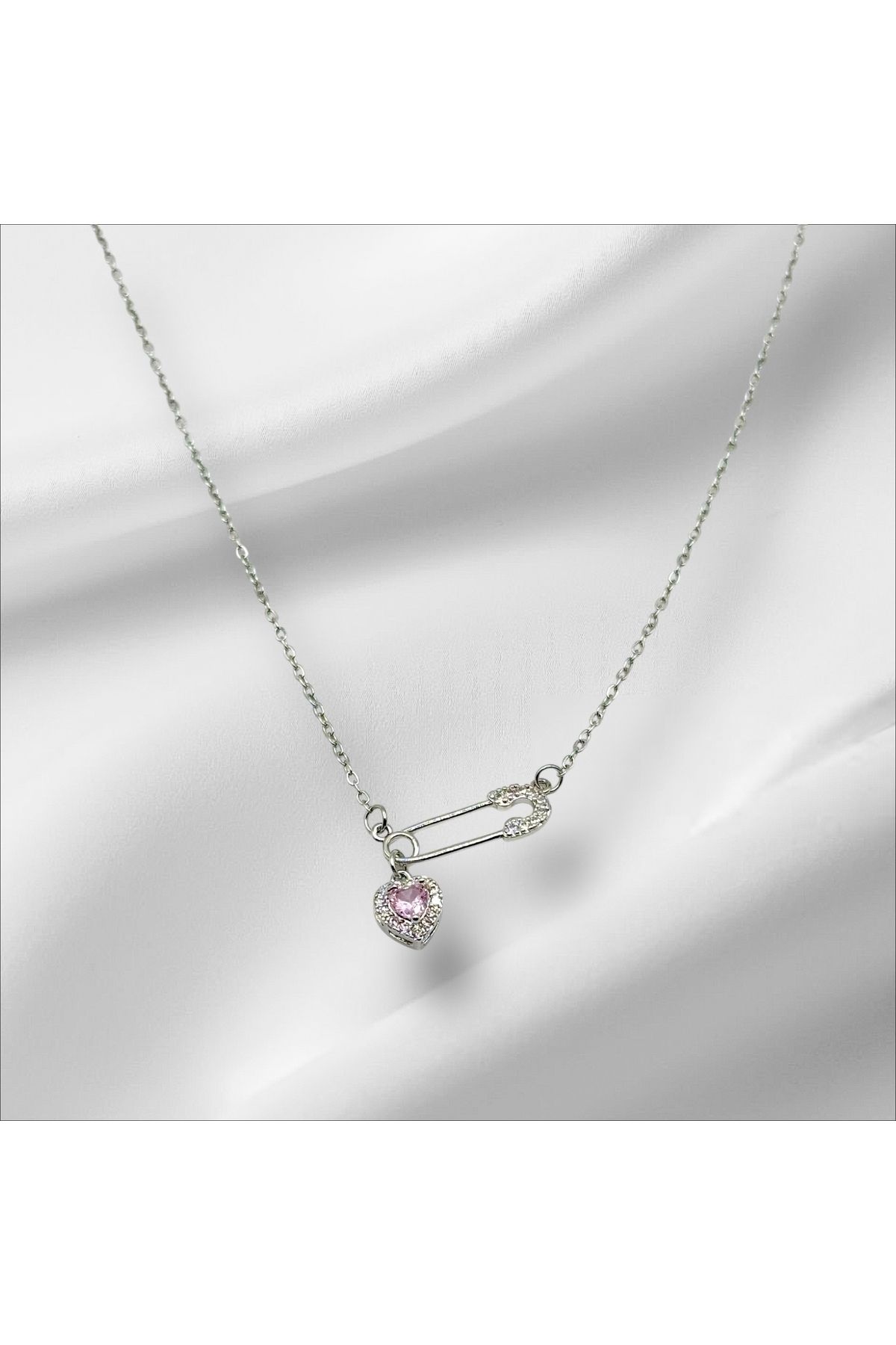 Swan Jewelry Pembe KalpliZirkon Taşlı Kolye