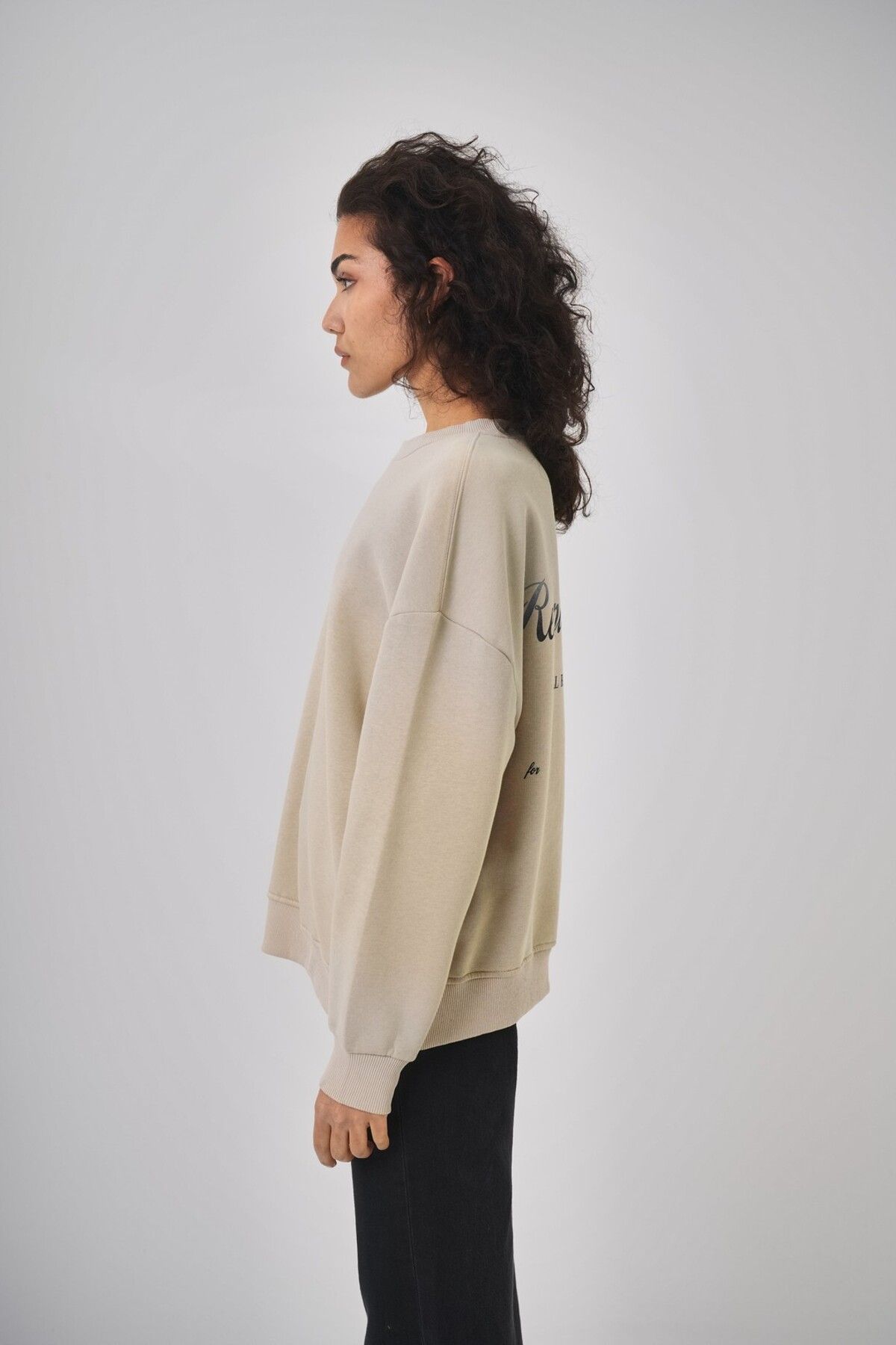 Kadın Oversize Respire Present Yazılı Sweatshirt