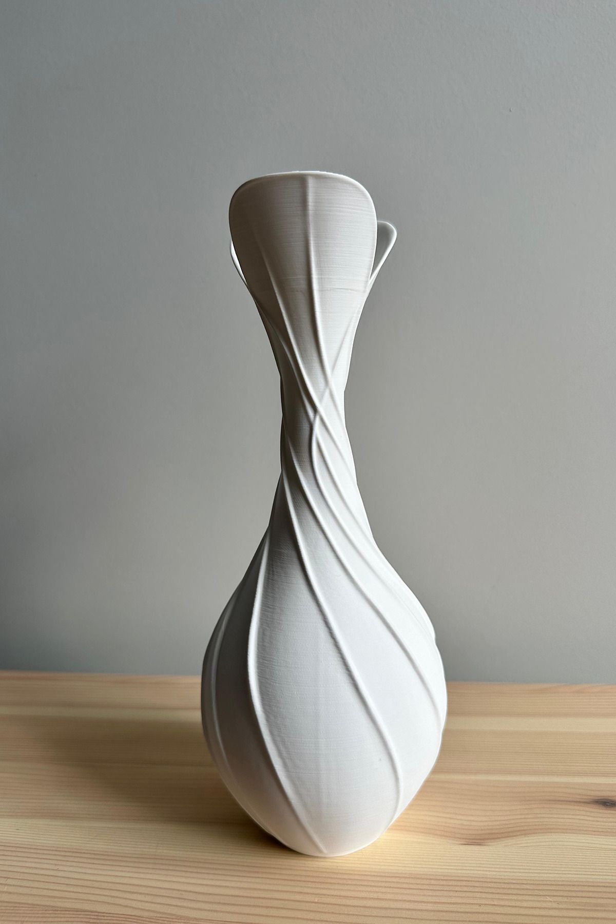 Lale Vazo Dekoratif Modern Sade Şık, 23cm Bioplastik