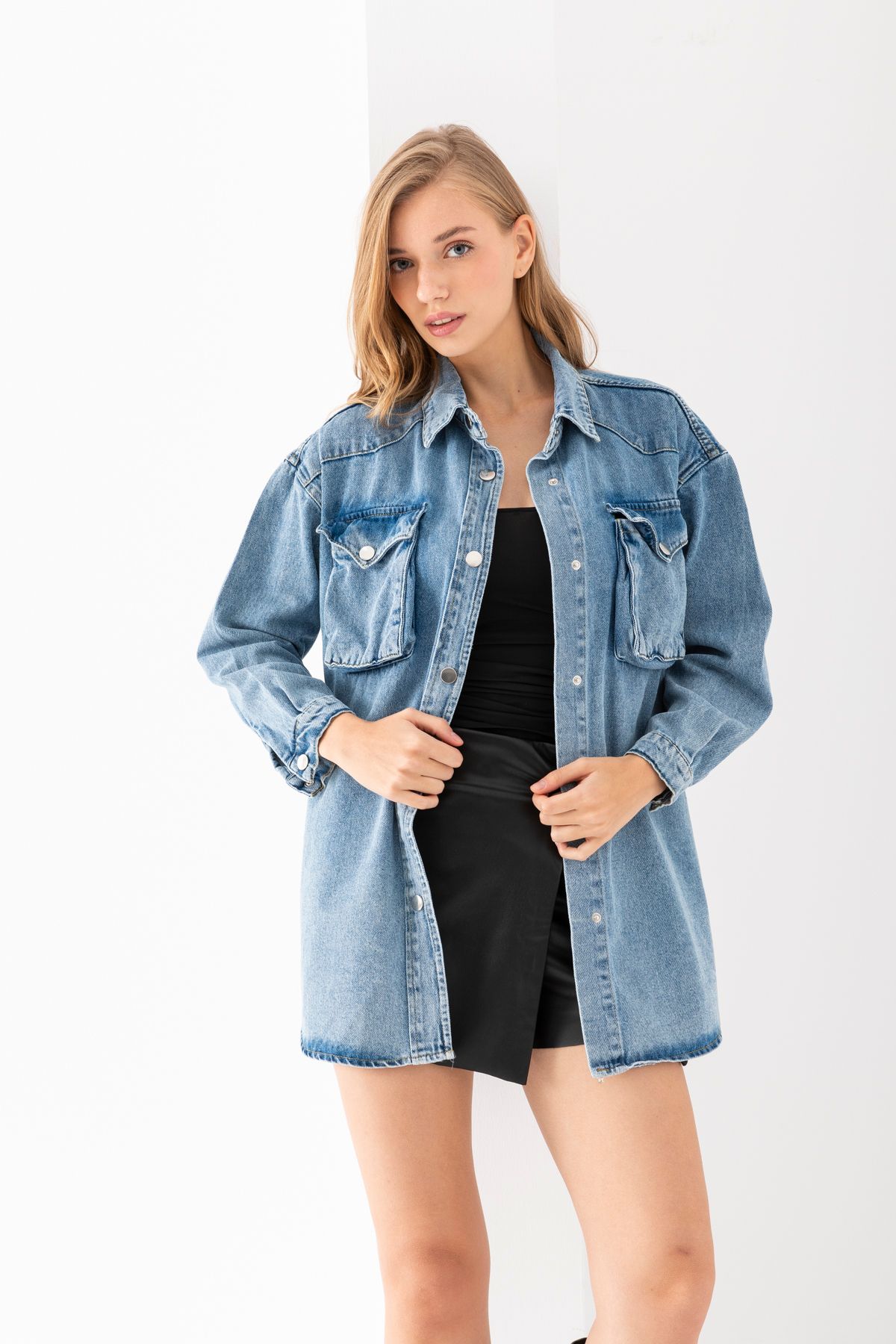 Çift cepli Oversize Kemerli Denim Ceket