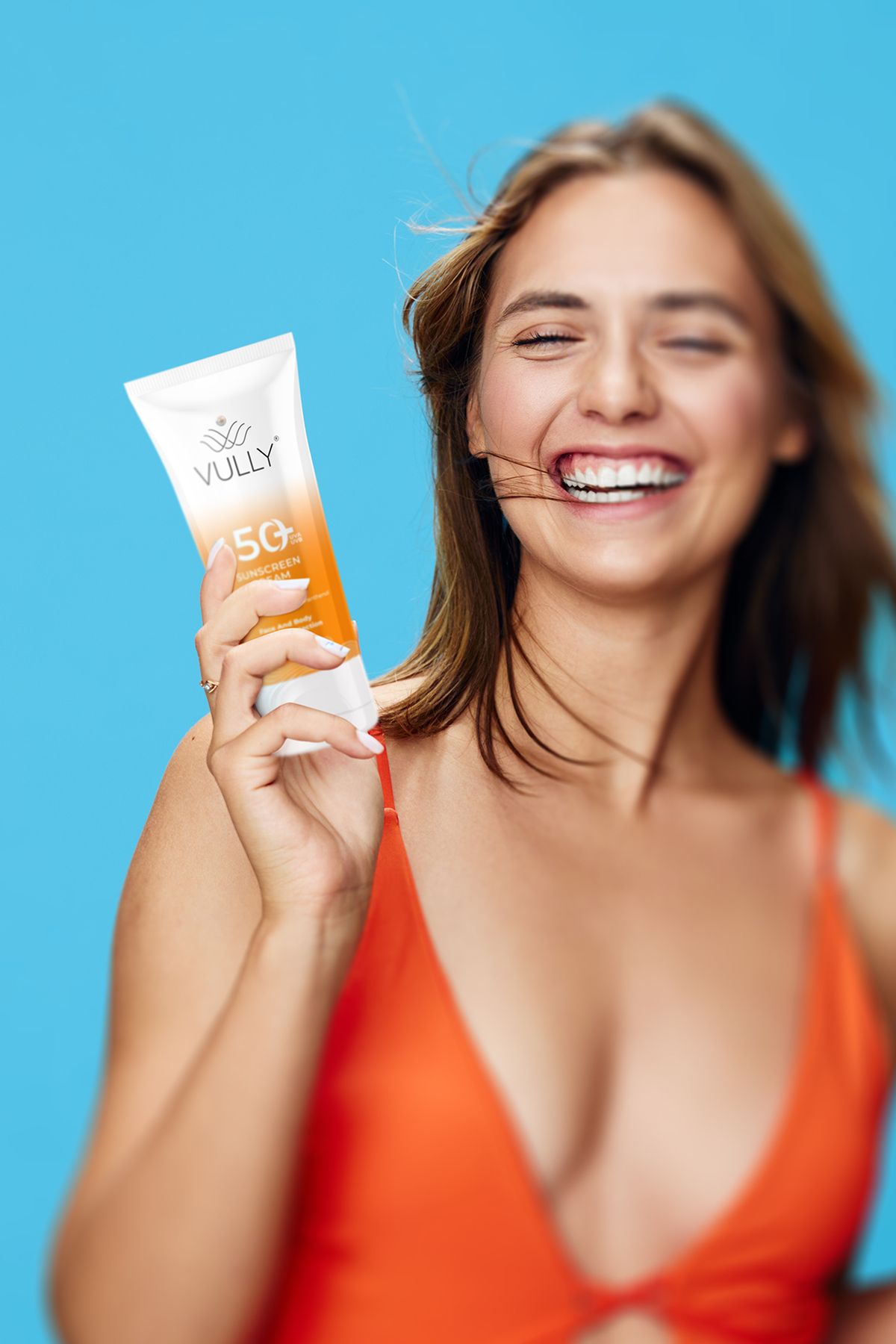 Leke Karşıtı - Aydınlatıcı ve Nemlendirici Yüksek Koruyucu Spf+50 Yüz ve Vücut Güneş Kremi 50 Ml