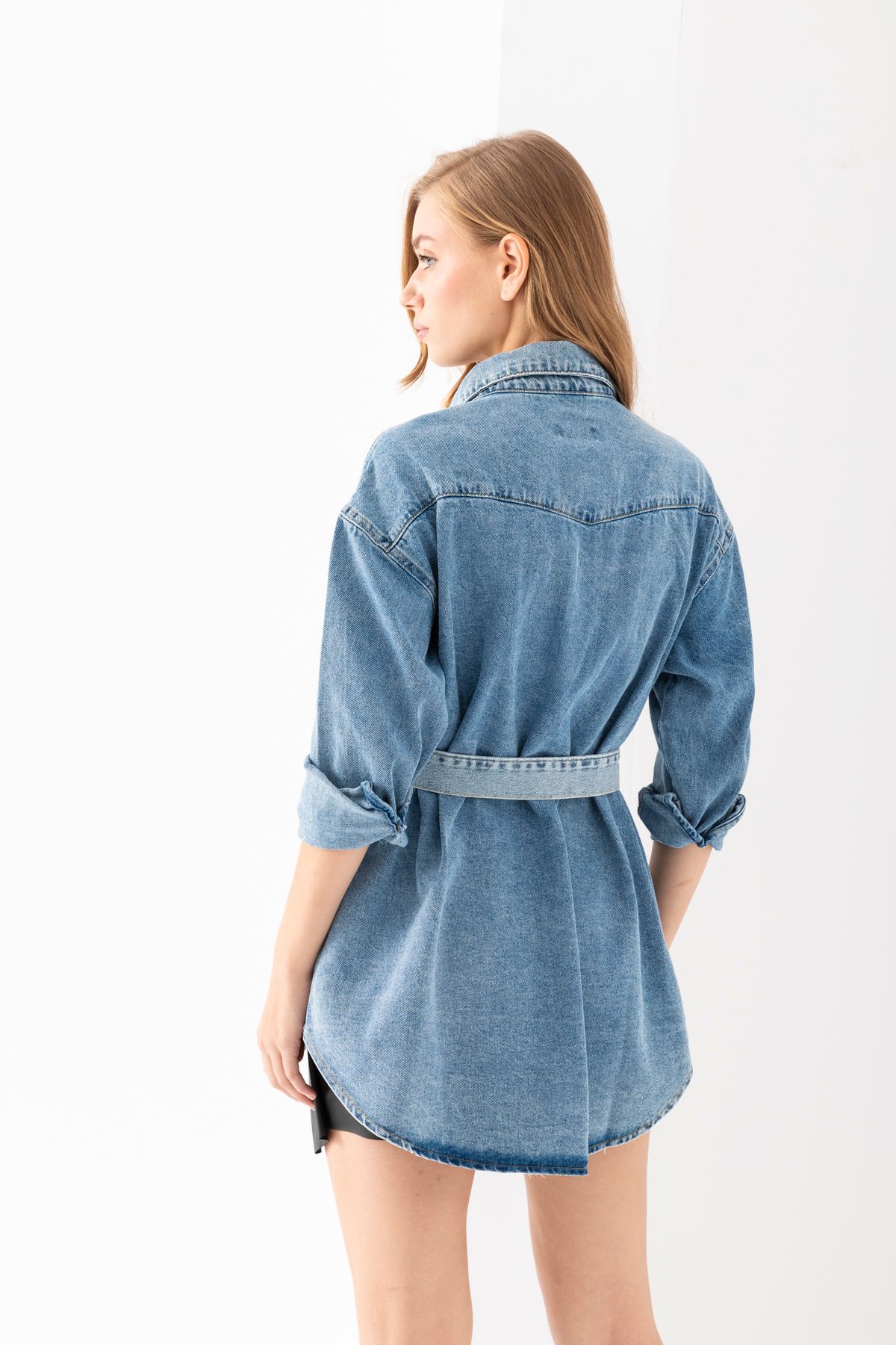 Çift cepli Oversize Kemerli Denim Ceket