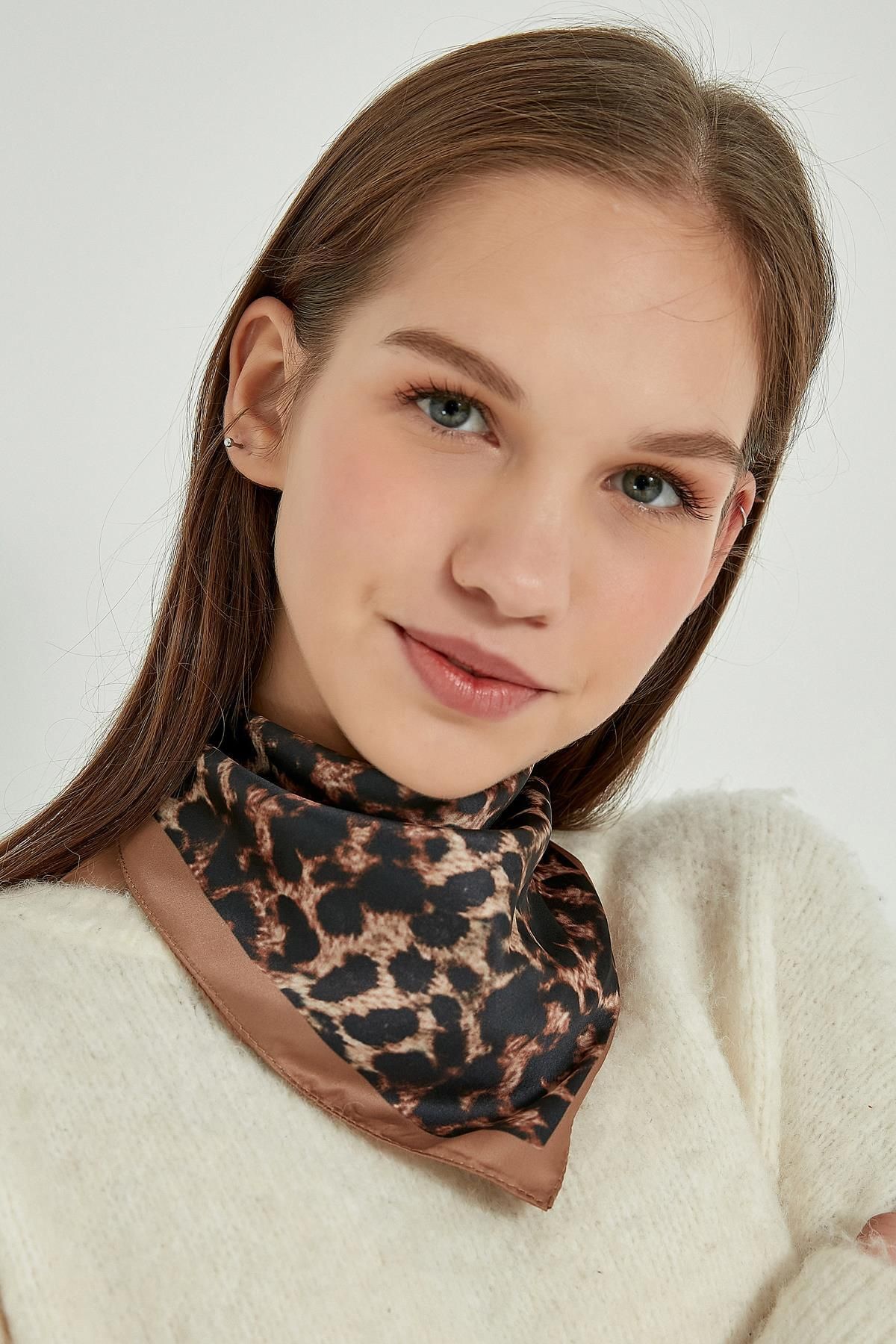 13486 Leopar Desenli Bandana Fular