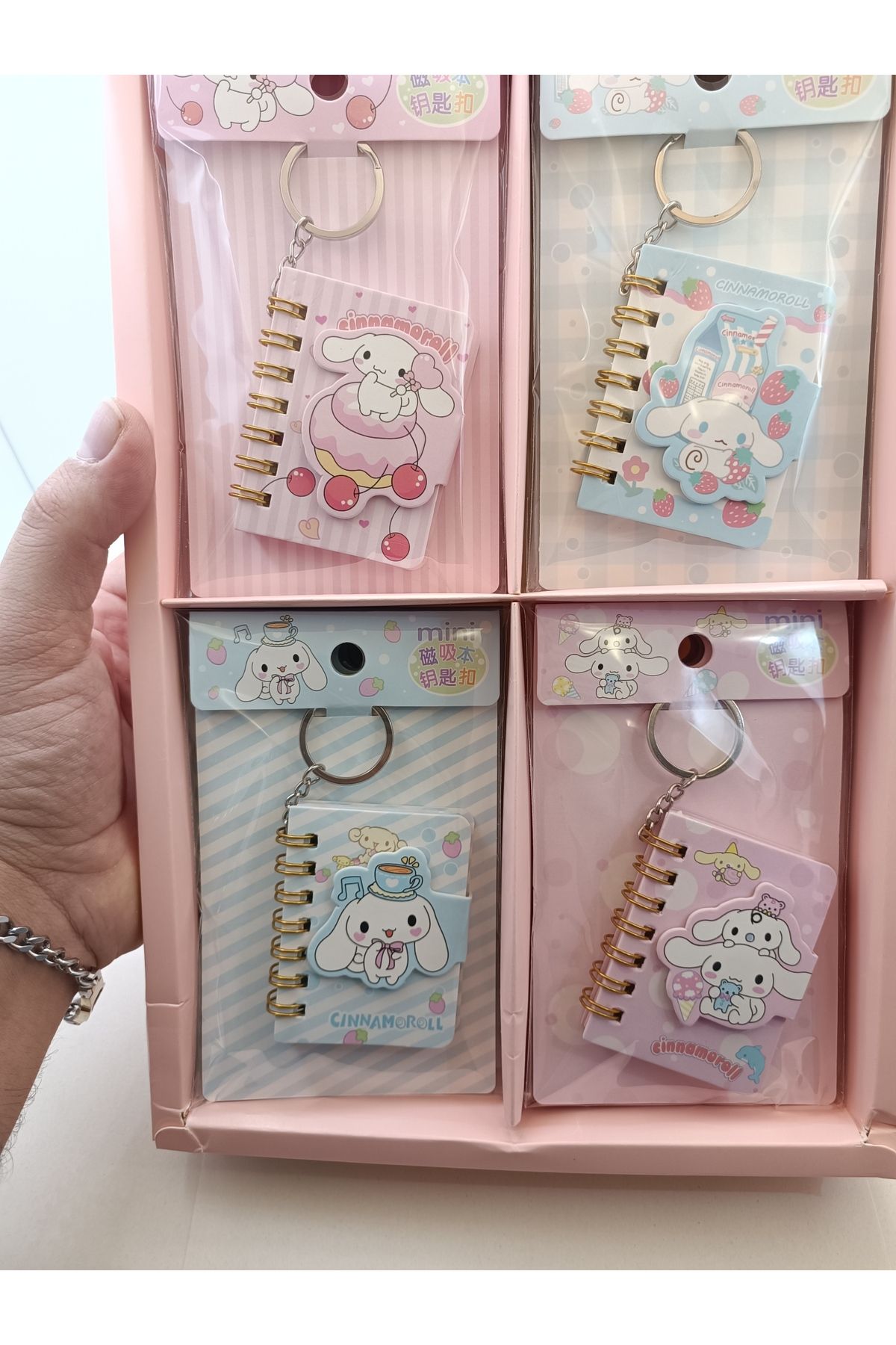 sanrio kuromi mini anahtarlık'lı defter mıknatıslı kapaklı tatlı ve minik hediyelik a kalite 1adet