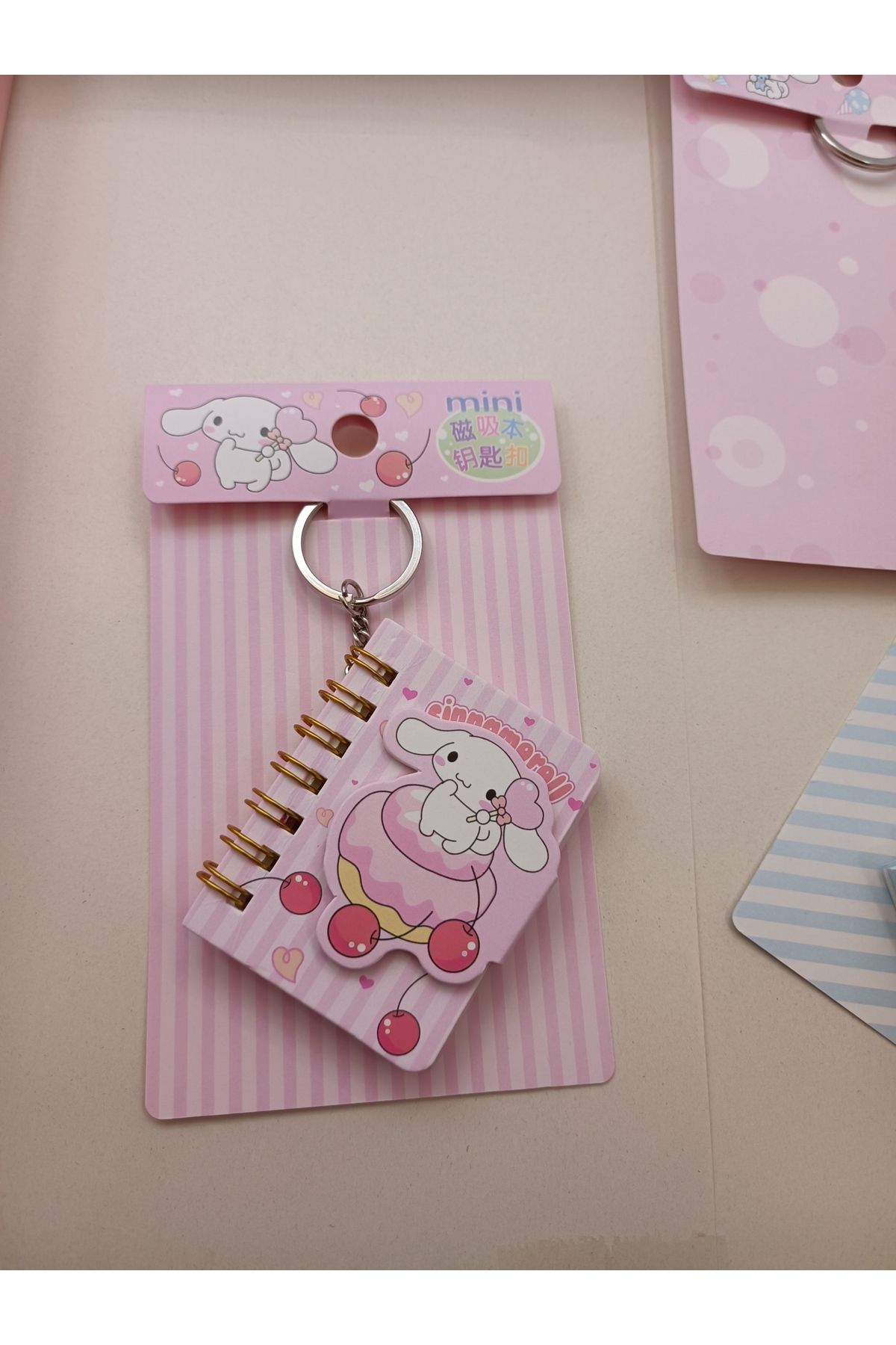 sanrio kuromi mini anahtarlık'lı defter mıknatıslı kapaklı tatlı ve minik hediyelik a kalite 1adet