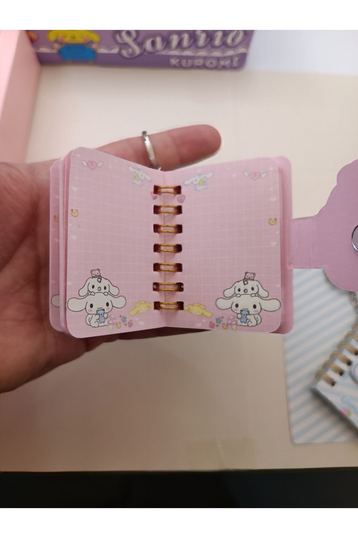 sanrio kuromi mini anahtarlık'lı defter mıknatıslı kapaklı tatlı ve minik hediyelik a kalite 1adet