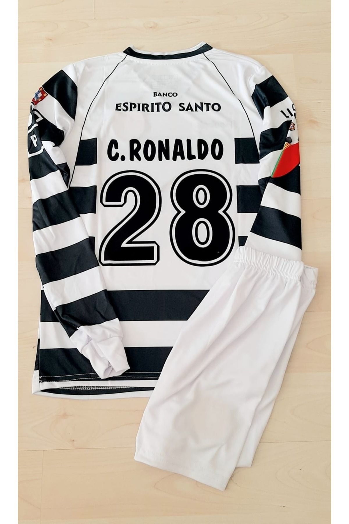 Forma Ronaldo Lizbon Retro Uzun Kollu Çocuk Forma..