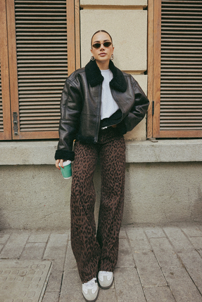 Kahverengi Süet Görünümlü Leopar Desenli Yüksek Bel Wide Leg Jeans TWOAW25JE00394 Image 0