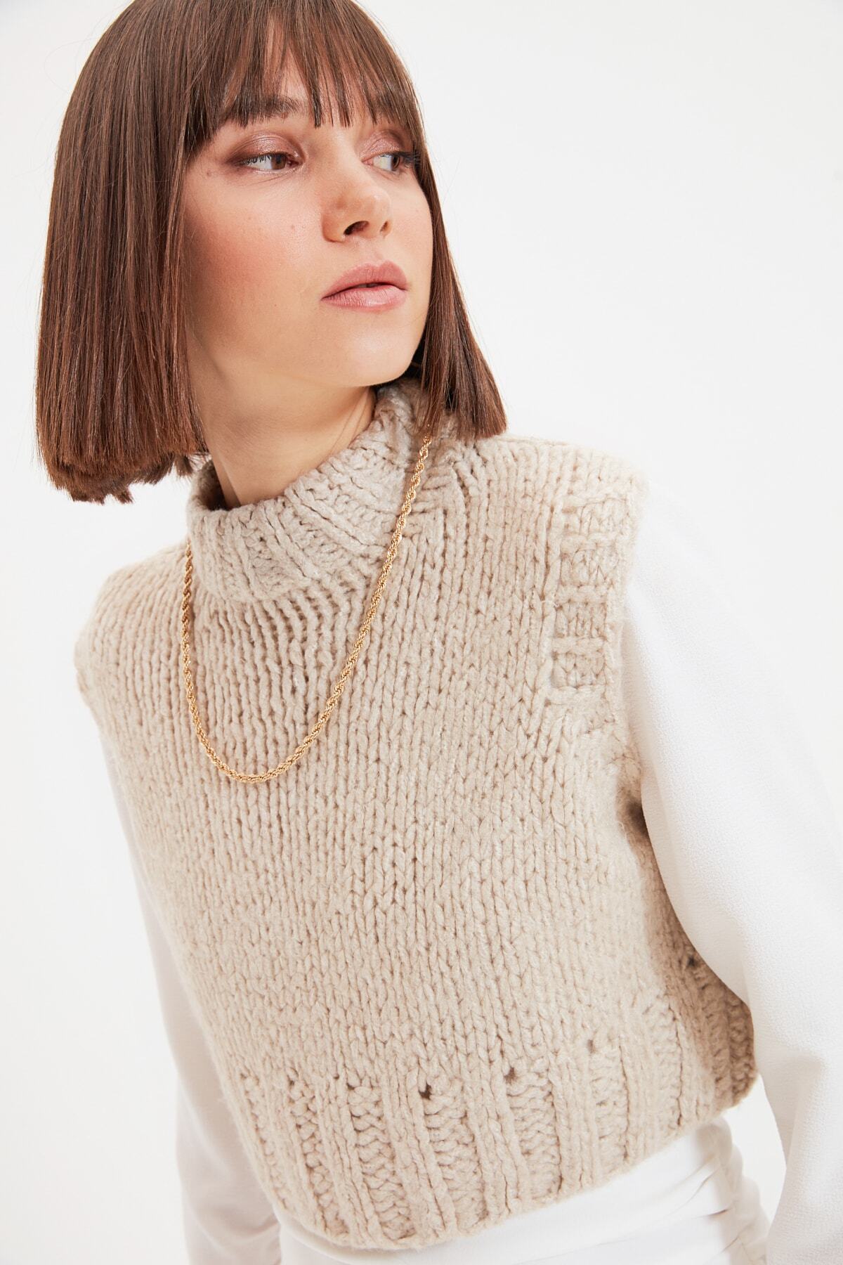 TRENDYOLMİLLA Taş Bisiklet Yaka Triko Süveter TWOAW22BZ0058