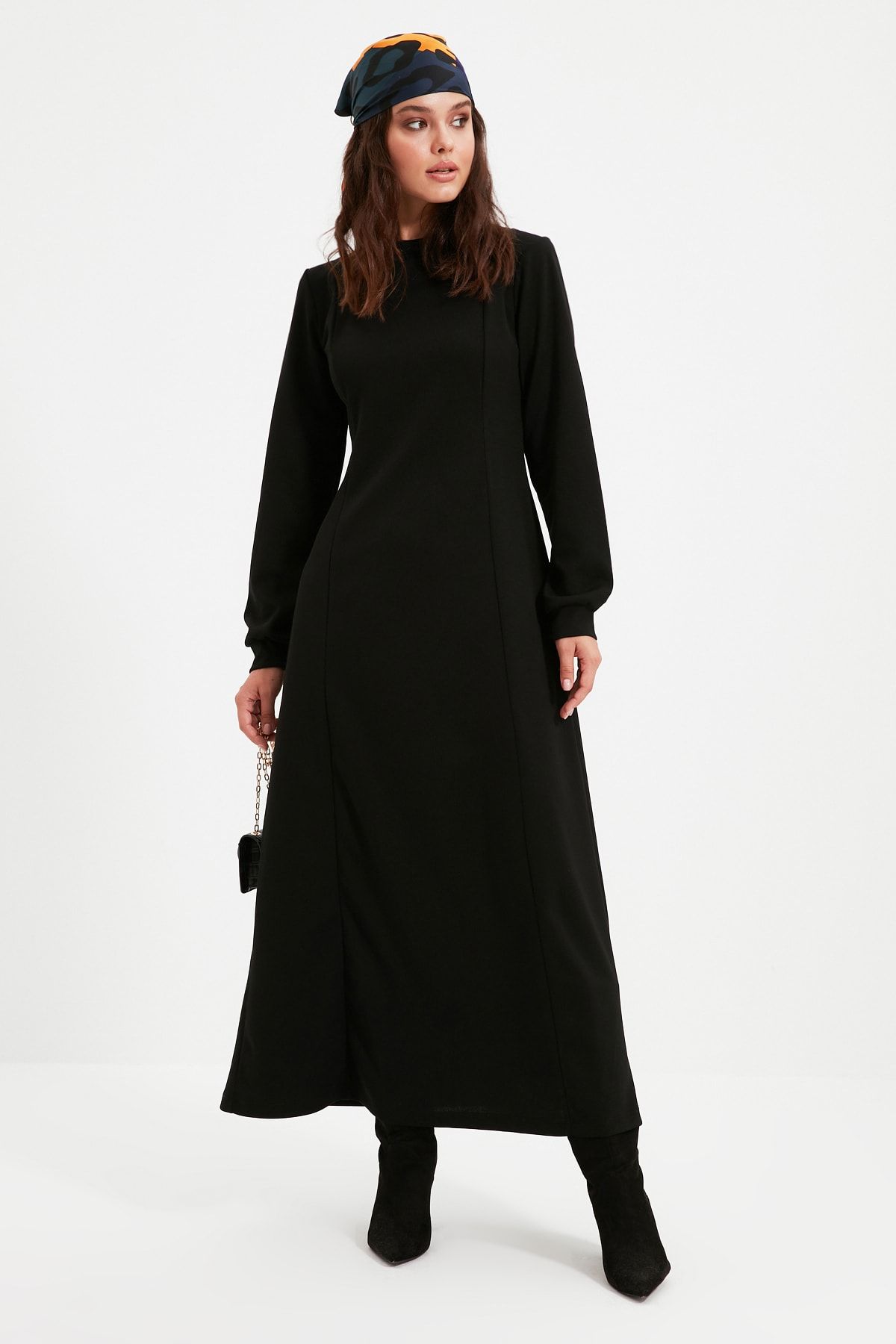 Trendyol Modest Siyah Bisiklet Yaka Elbise TCTAW22EB0031