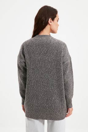 Antrasit Düğmeli V Yaka Yumuşak Triko Hırka TCTAW22HI0397 Image 3